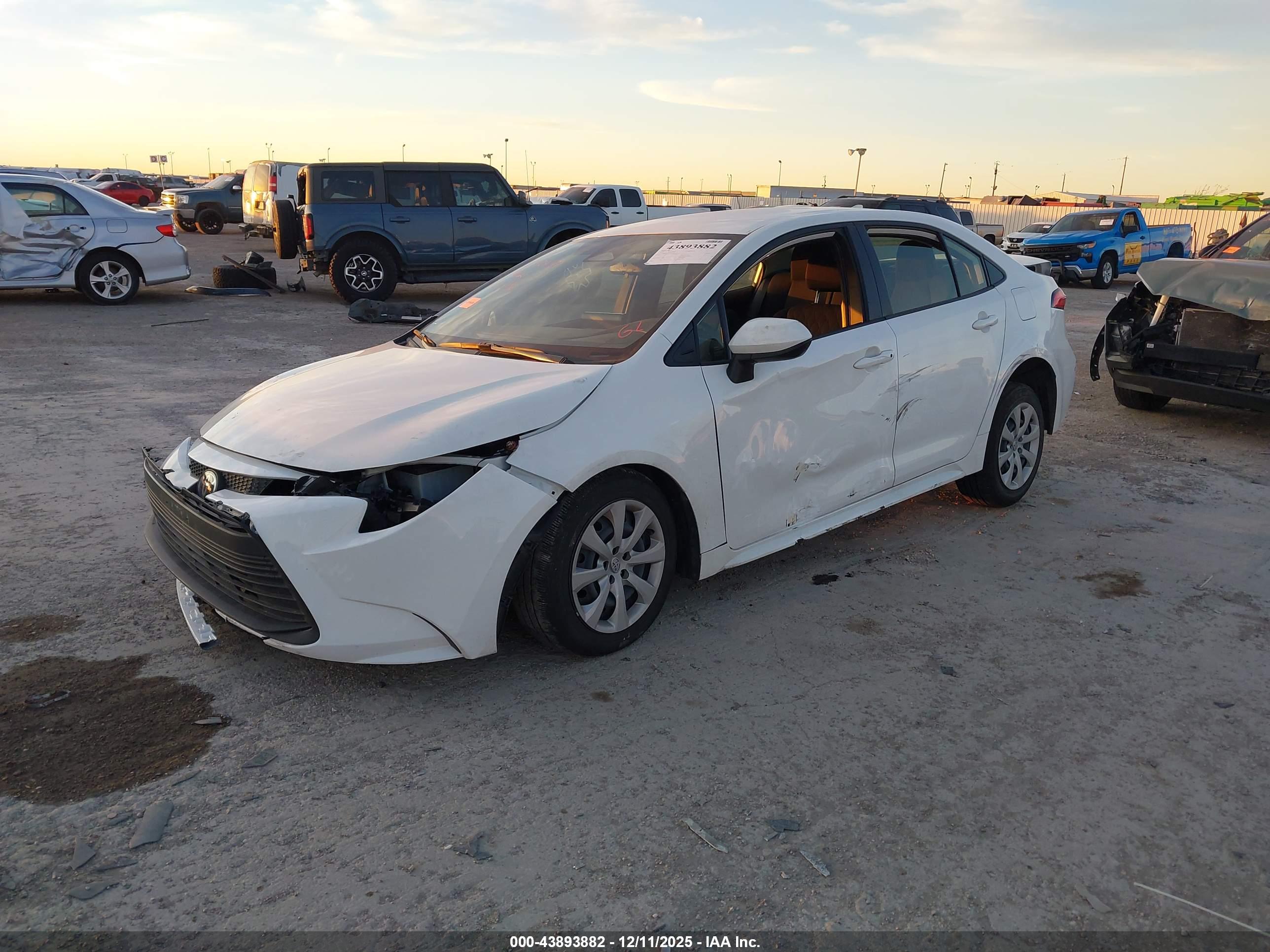 TOYOTA COROLLA image 2