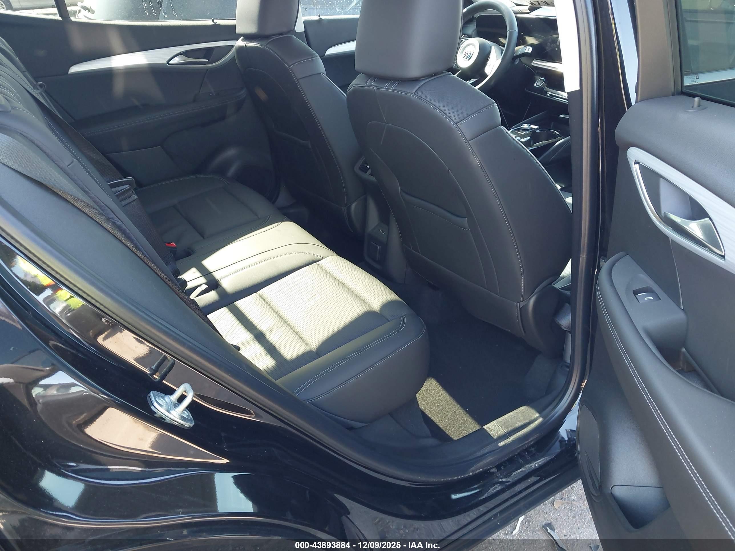BUICK ENVISION image 8