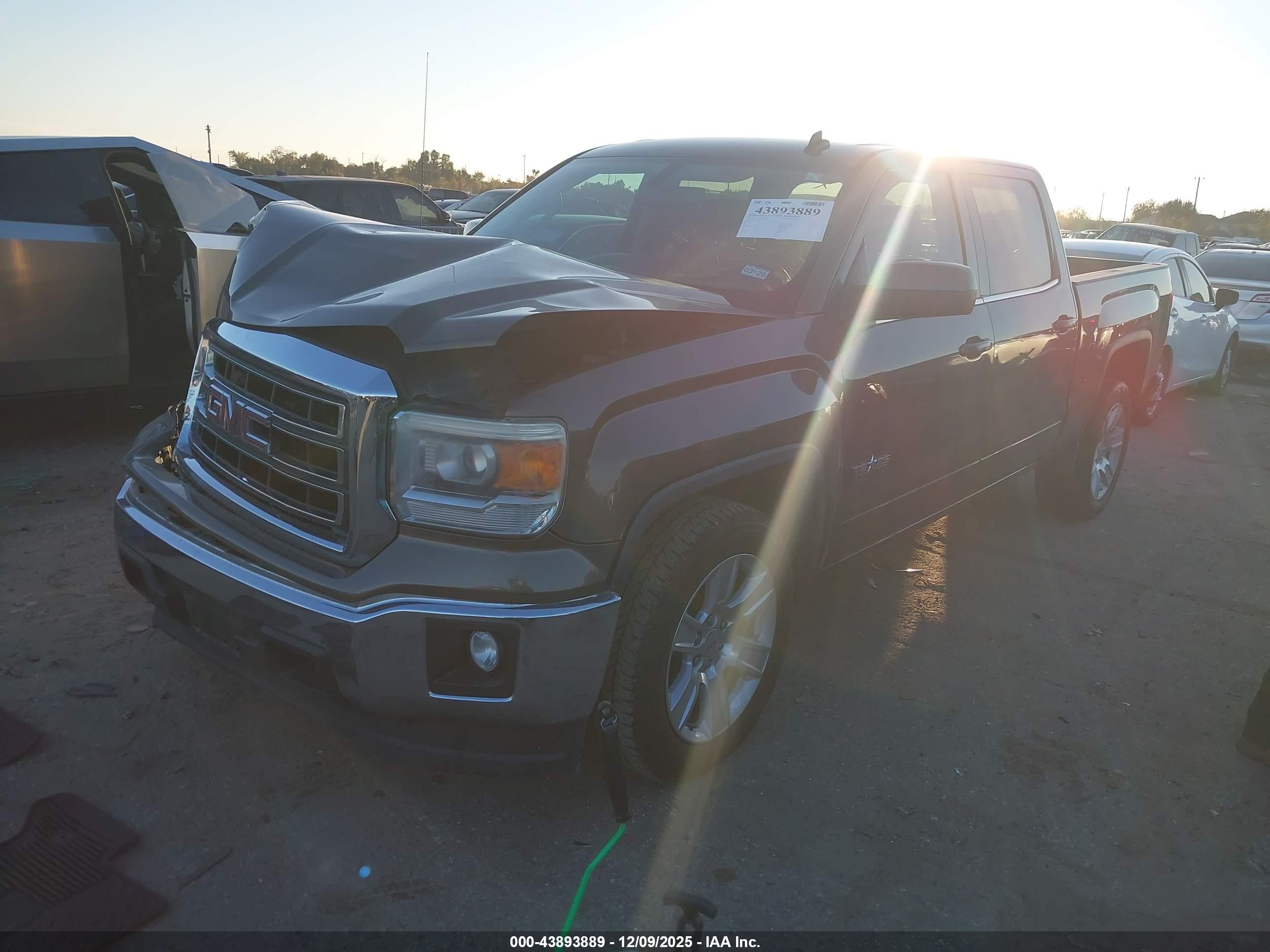 GMC SIERRA image 2