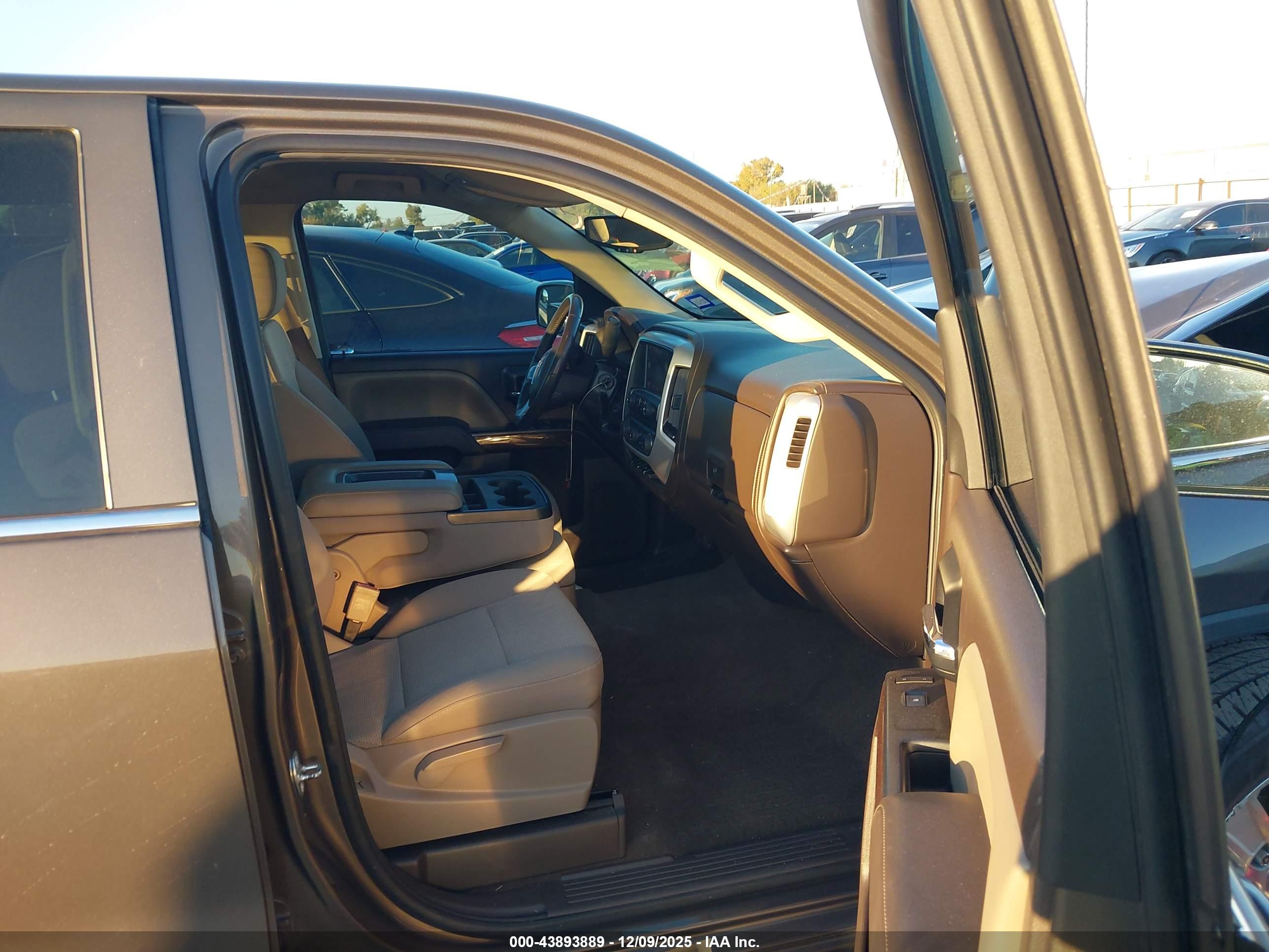 GMC SIERRA image 5