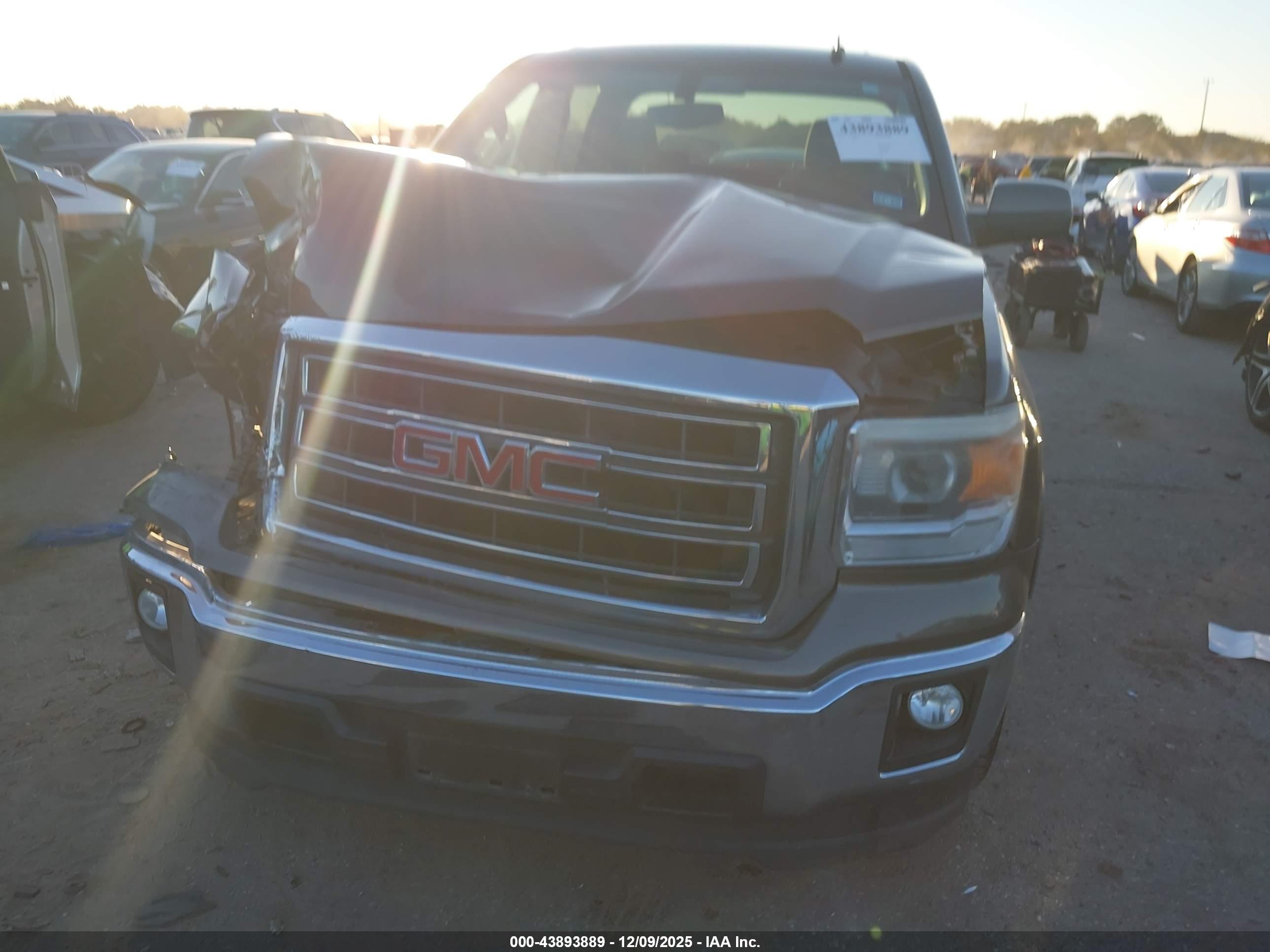 GMC SIERRA image 6