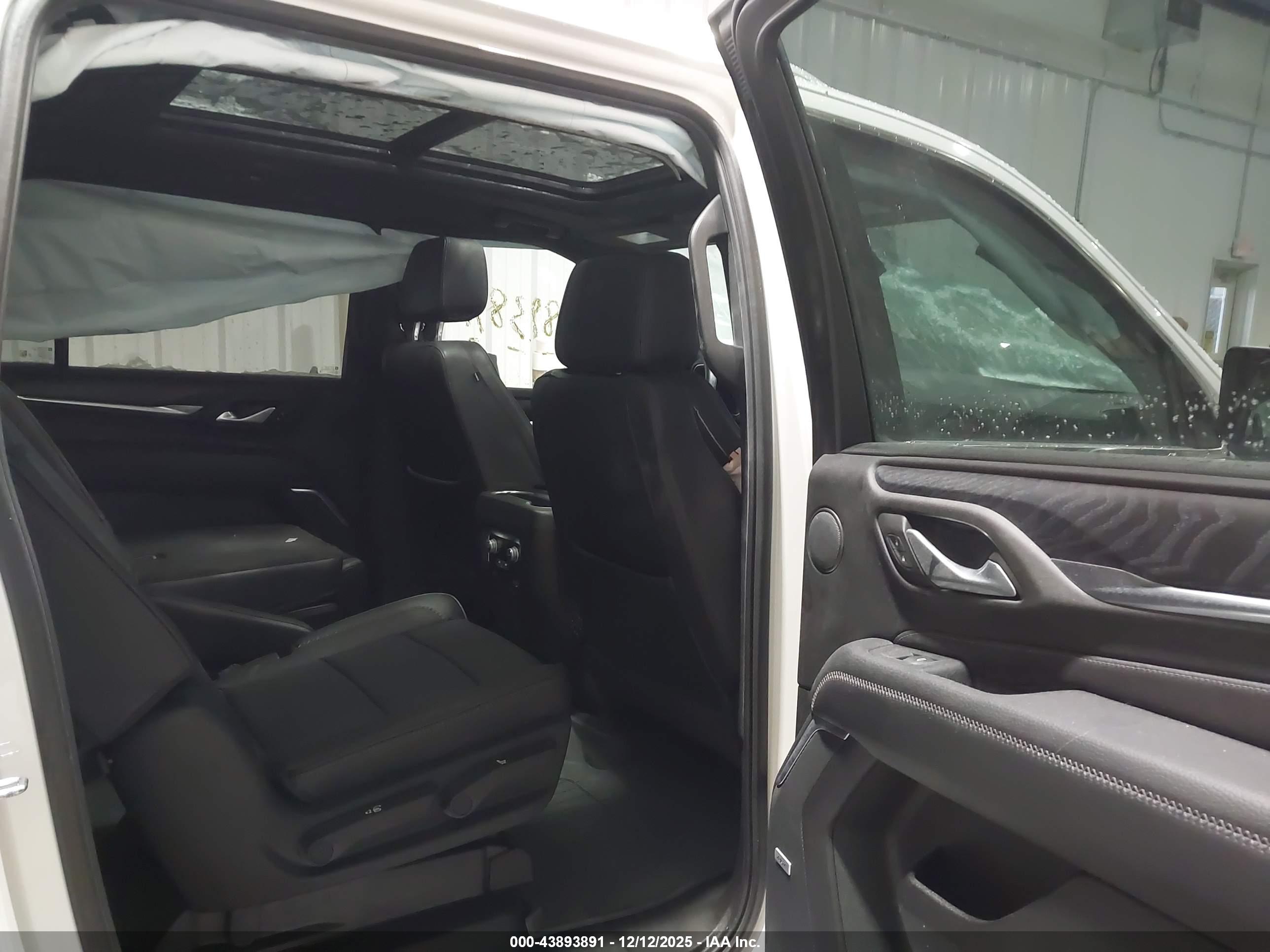 GMC YUKON image 8