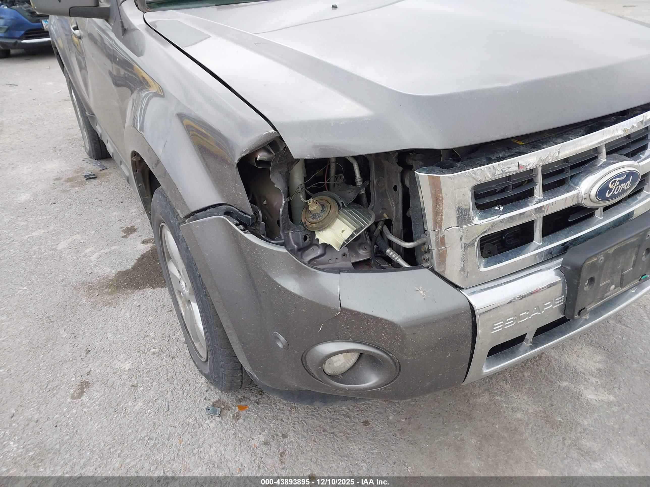 FORD ESCAPE image 6