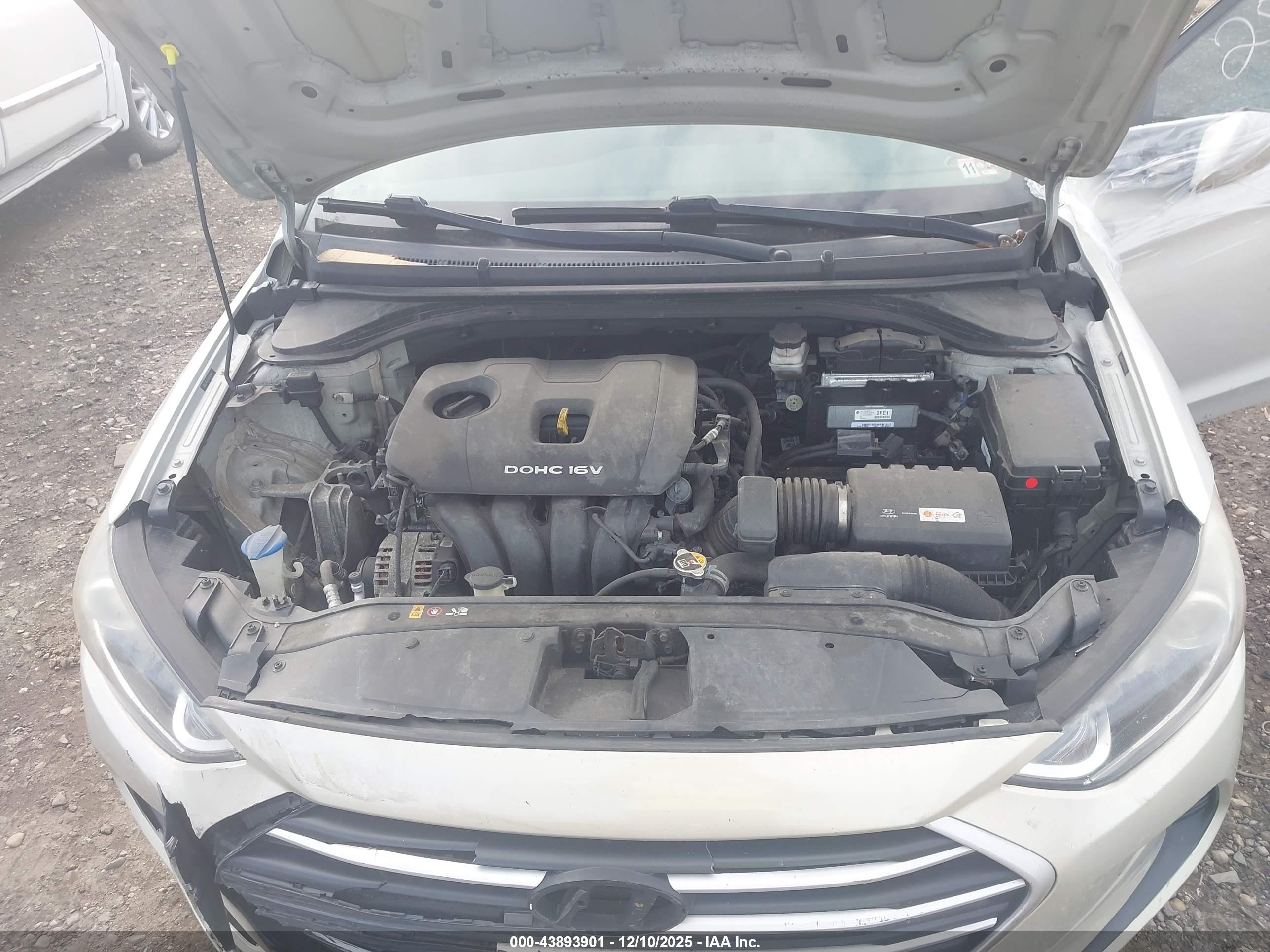 HYUNDAI ELANTRA image 10