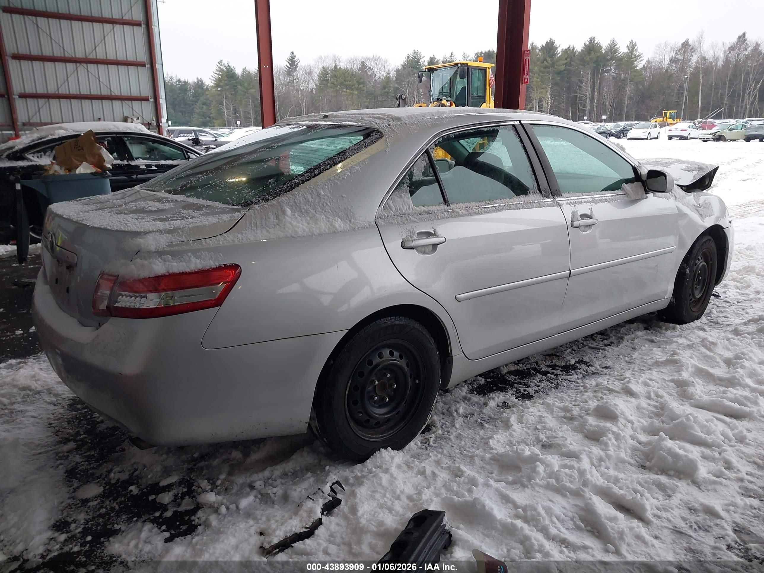 TOYOTA CAMRY image 4