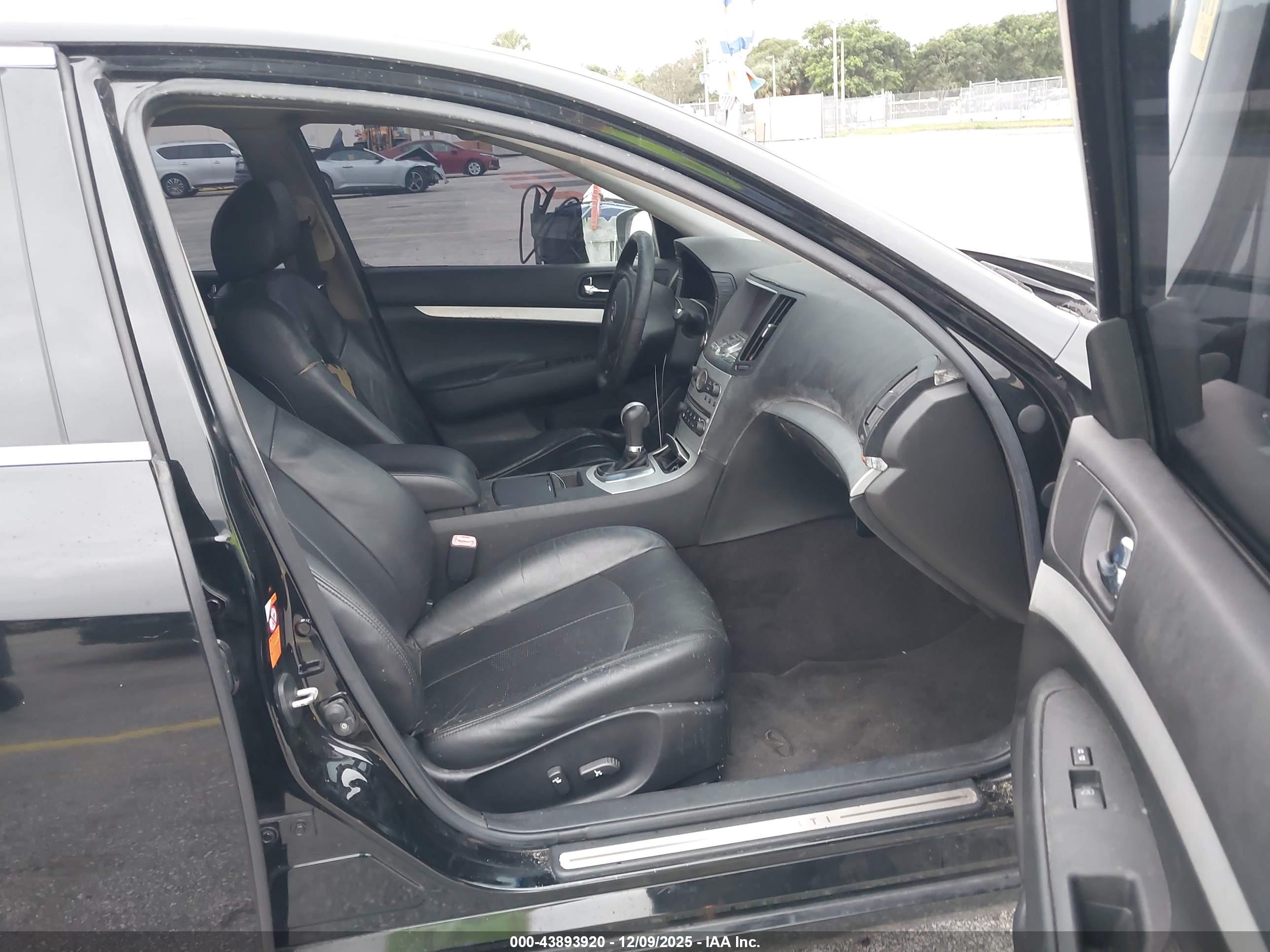 INFINITI G37 image 5