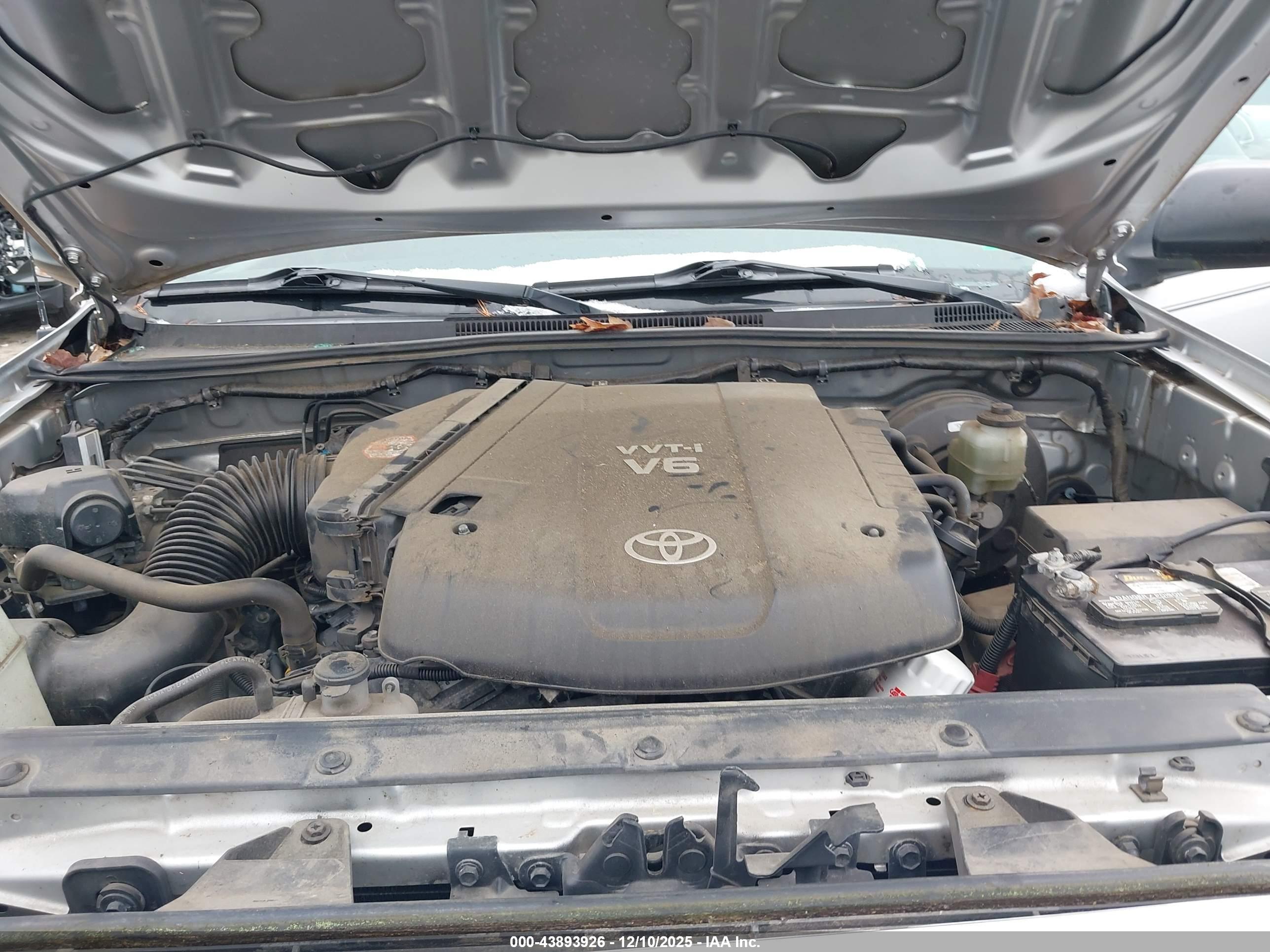 TOYOTA TACOMA image 10