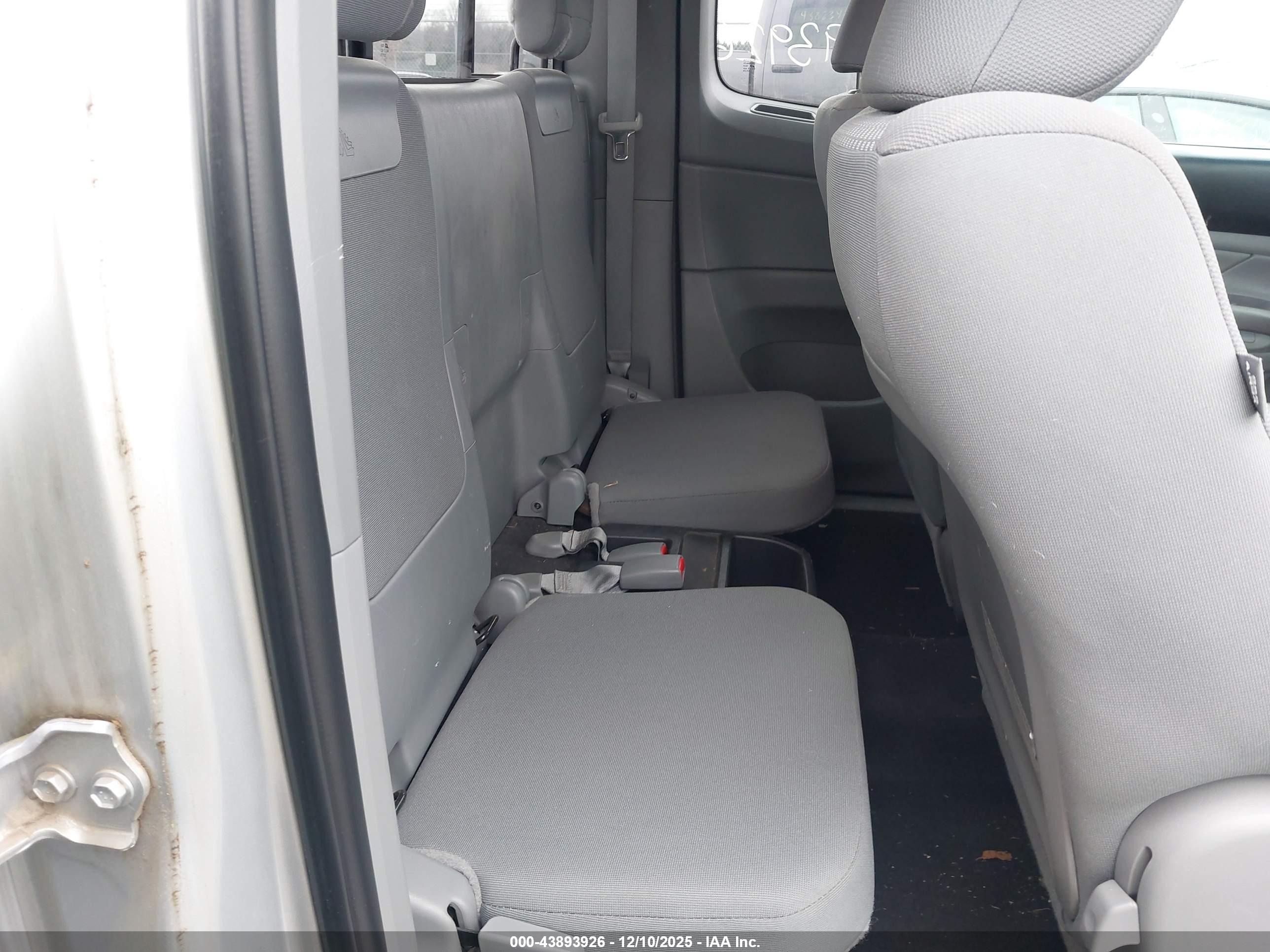 TOYOTA TACOMA image 8