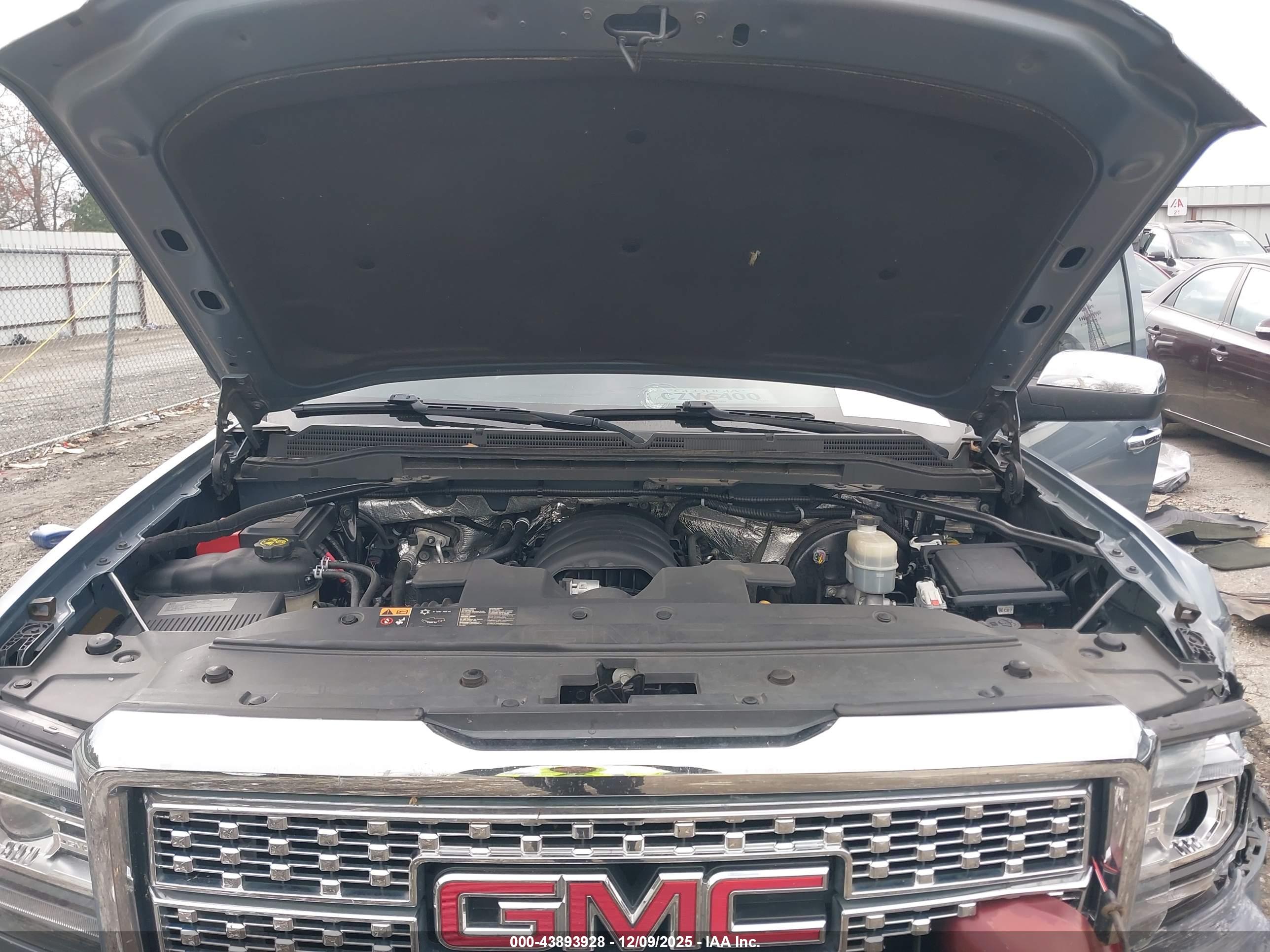 GMC SIERRA image 10