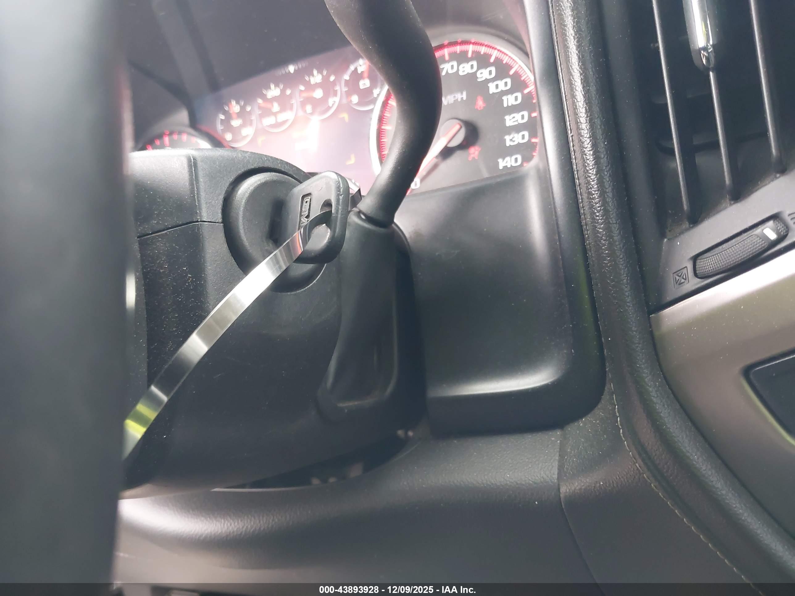 GMC SIERRA image 11