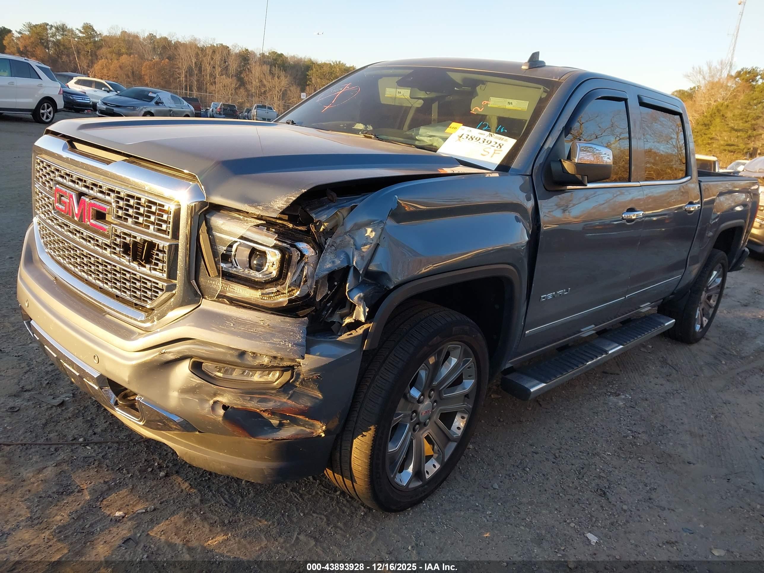 GMC SIERRA image 2