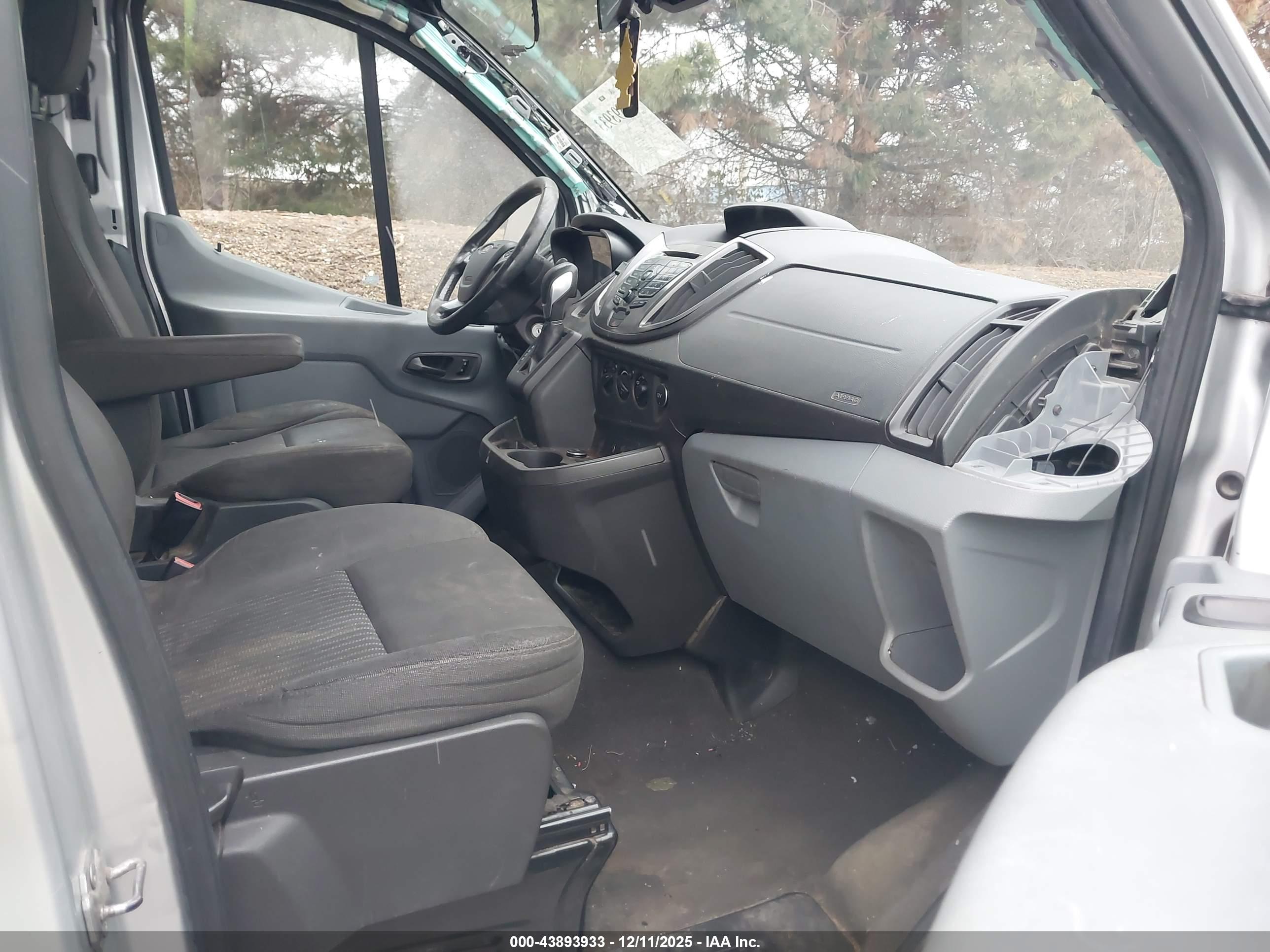 FORD TRANSIT-350 image 5
