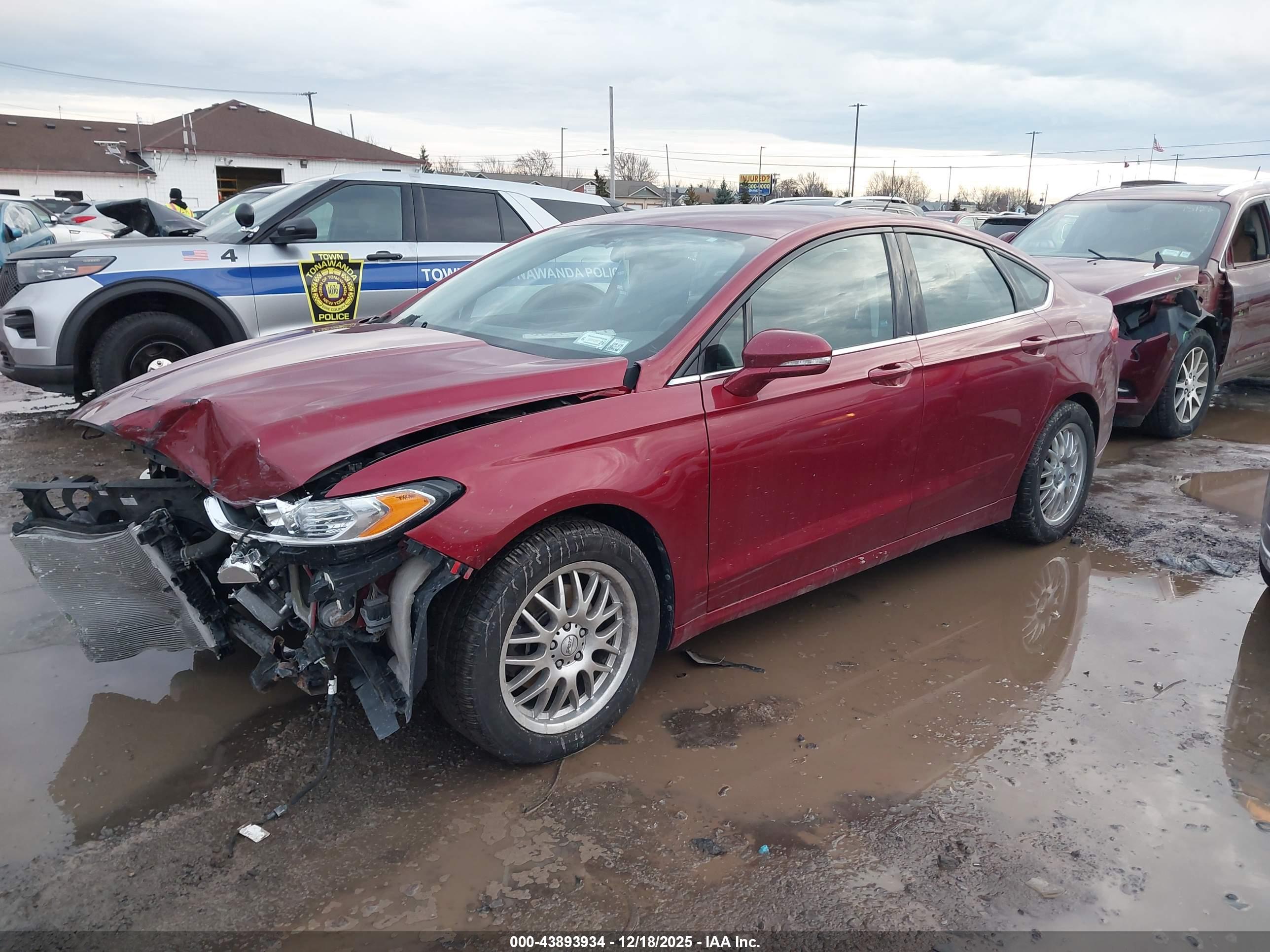 FORD FUSION image 2