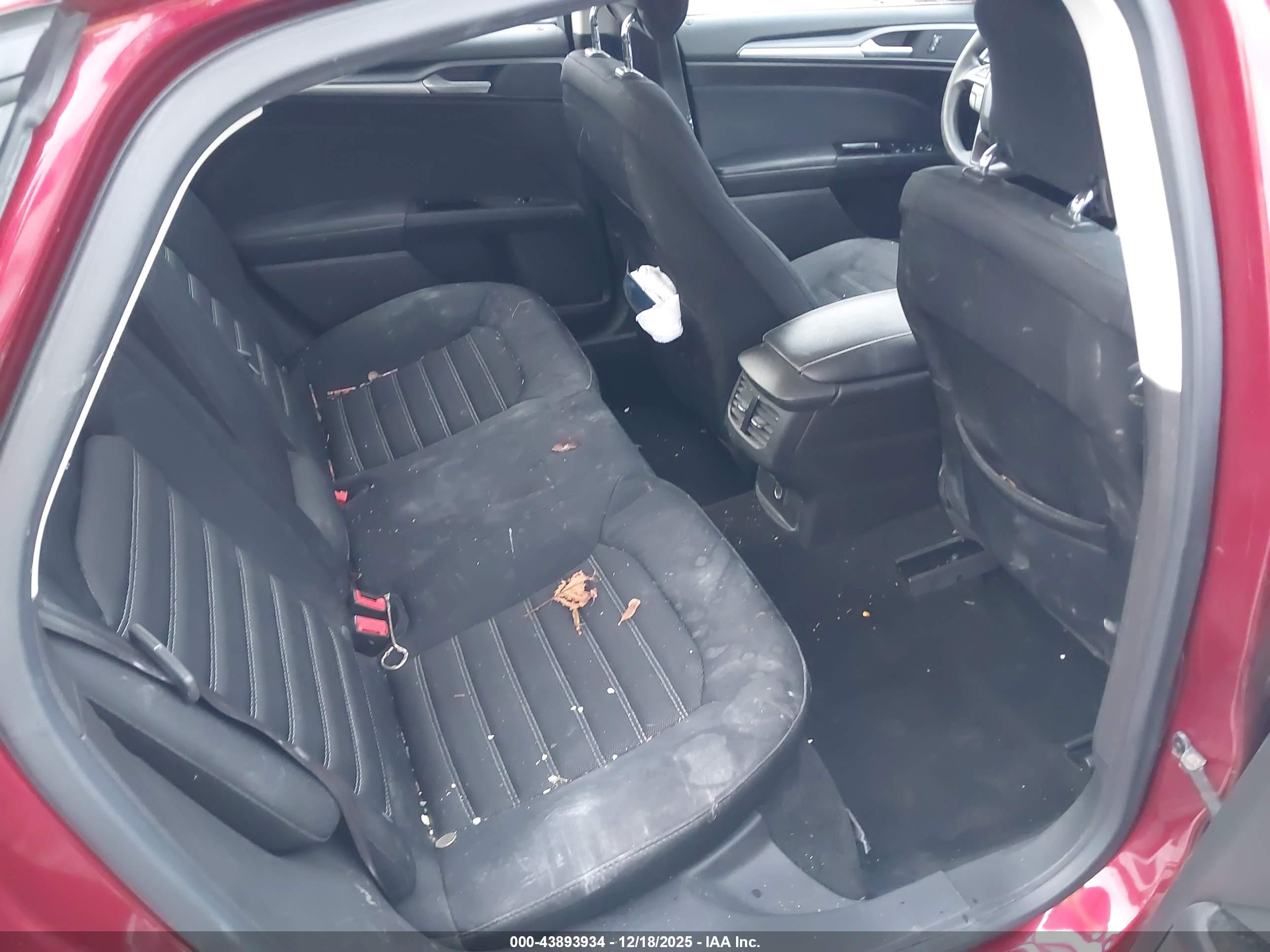 FORD FUSION image 8