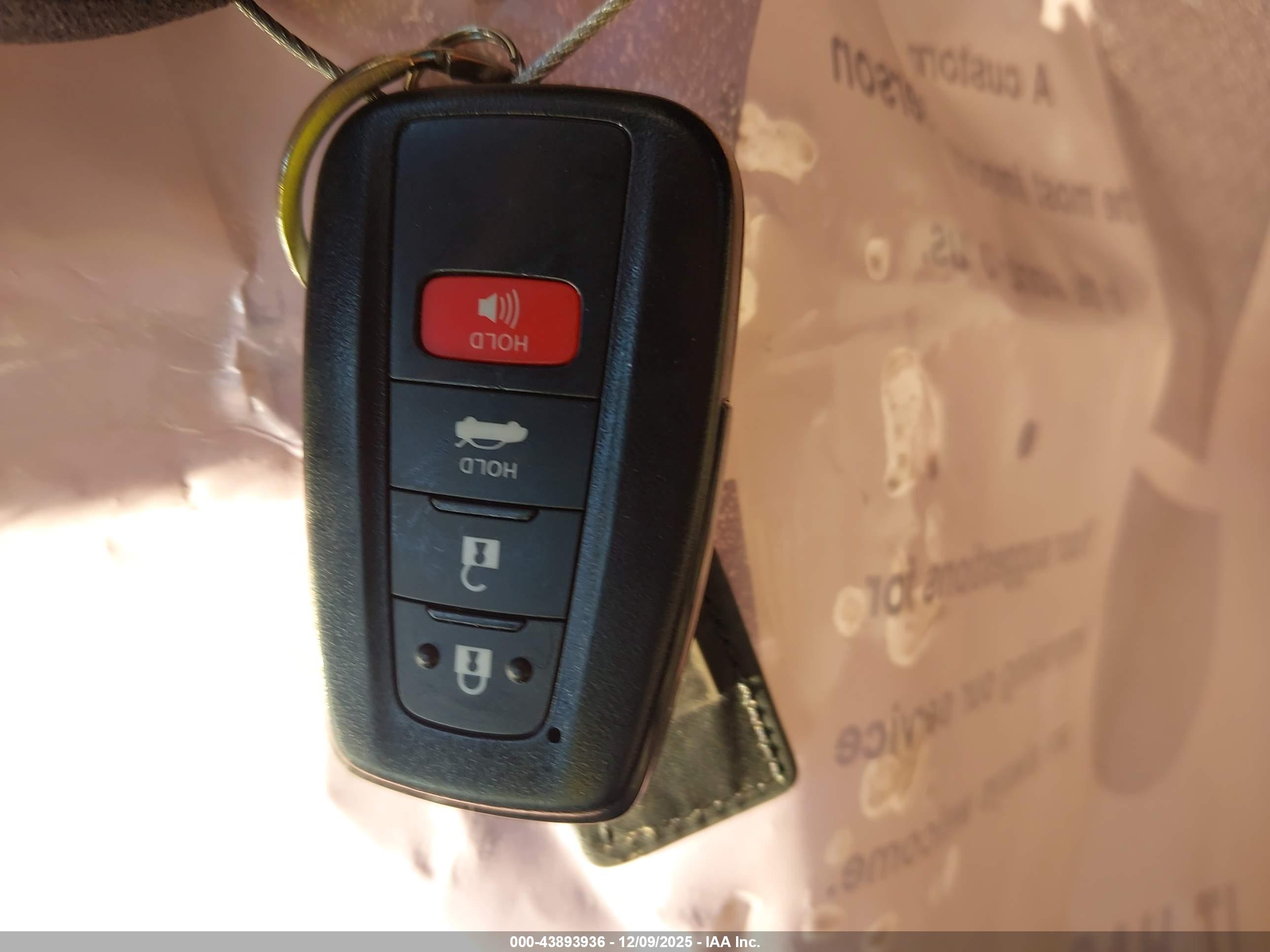 TOYOTA COROLLA image 11