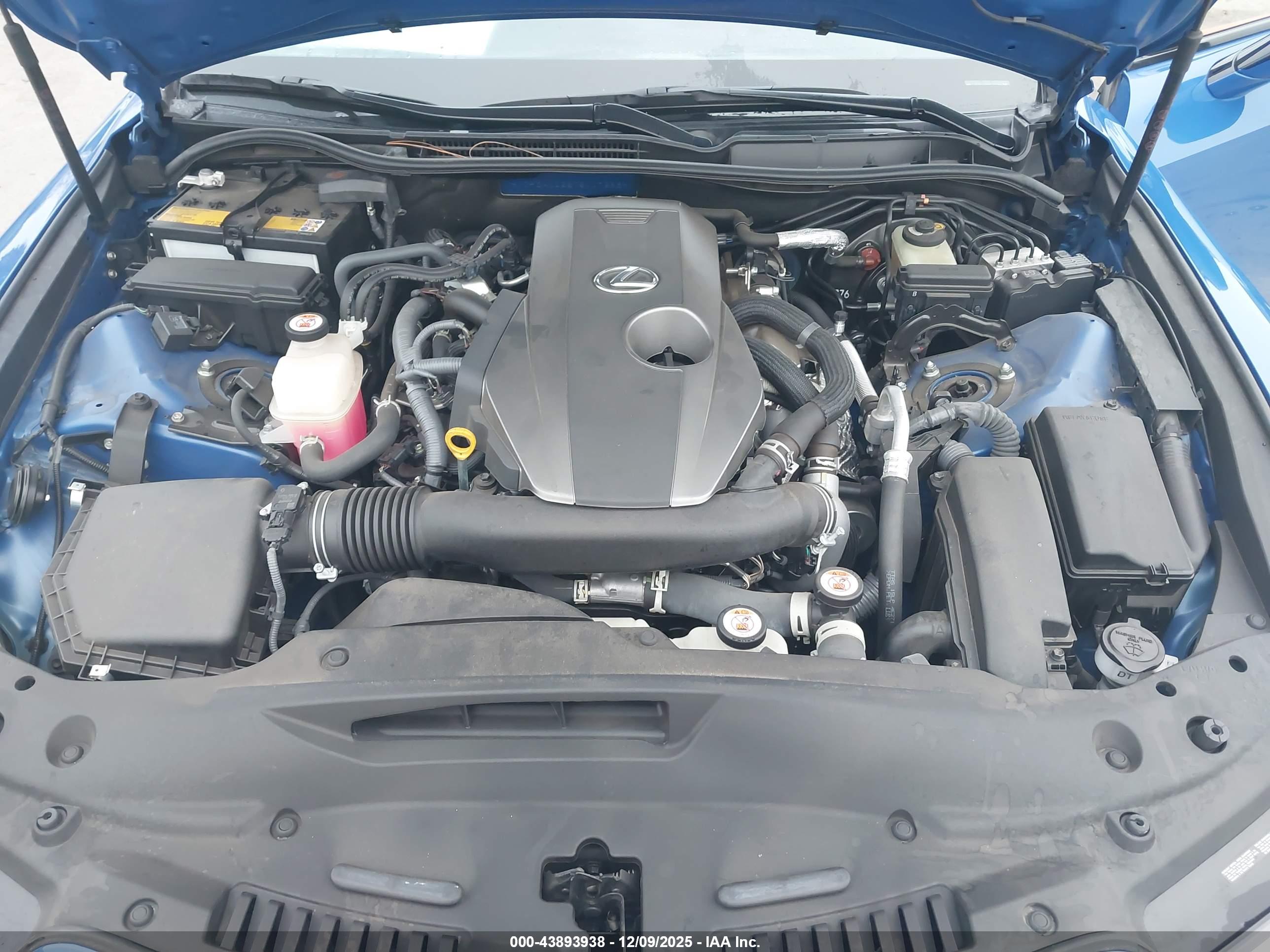LEXUS IS image 10