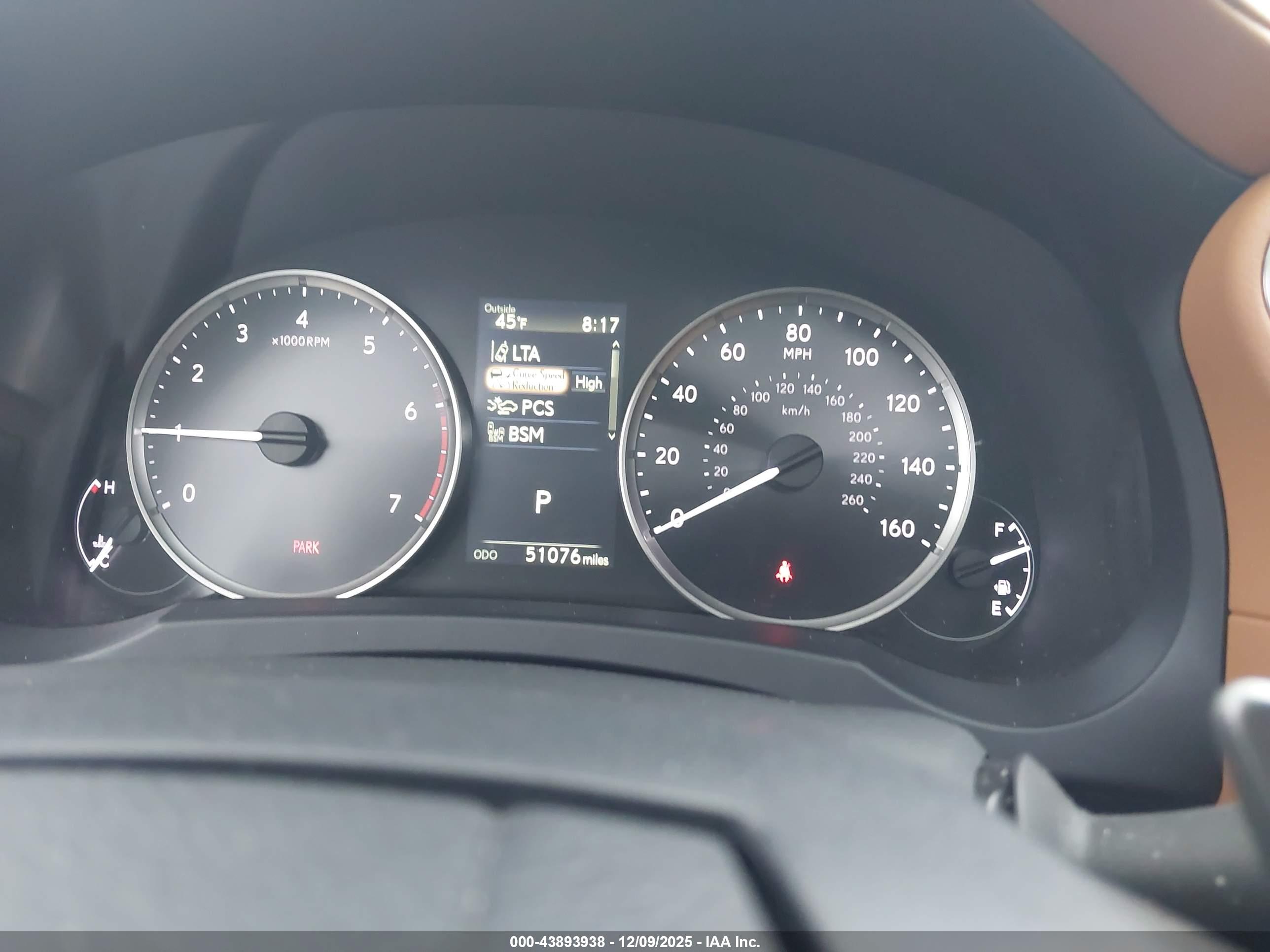 LEXUS IS image 7