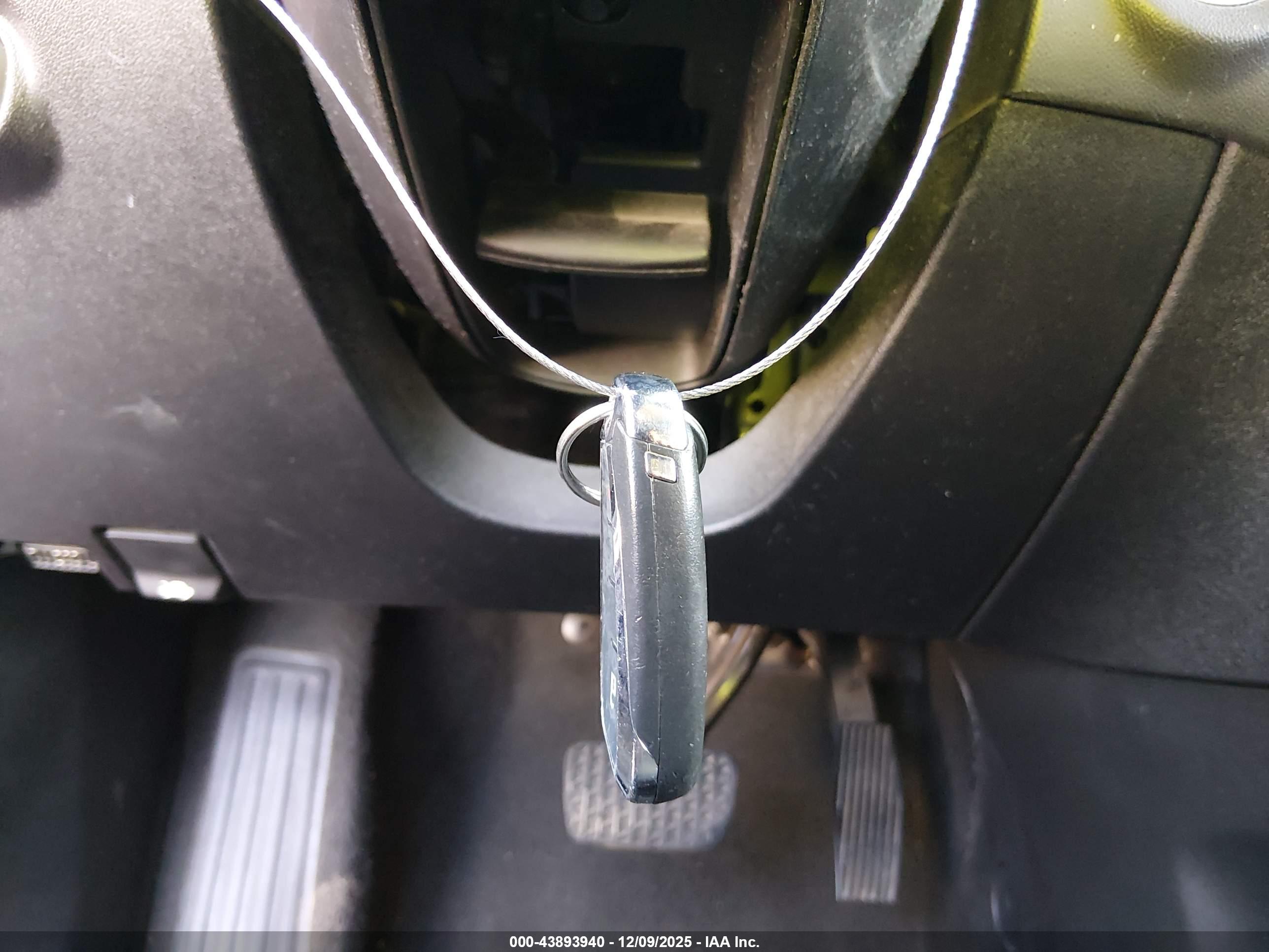CHEVROLET EQUINOX image 11