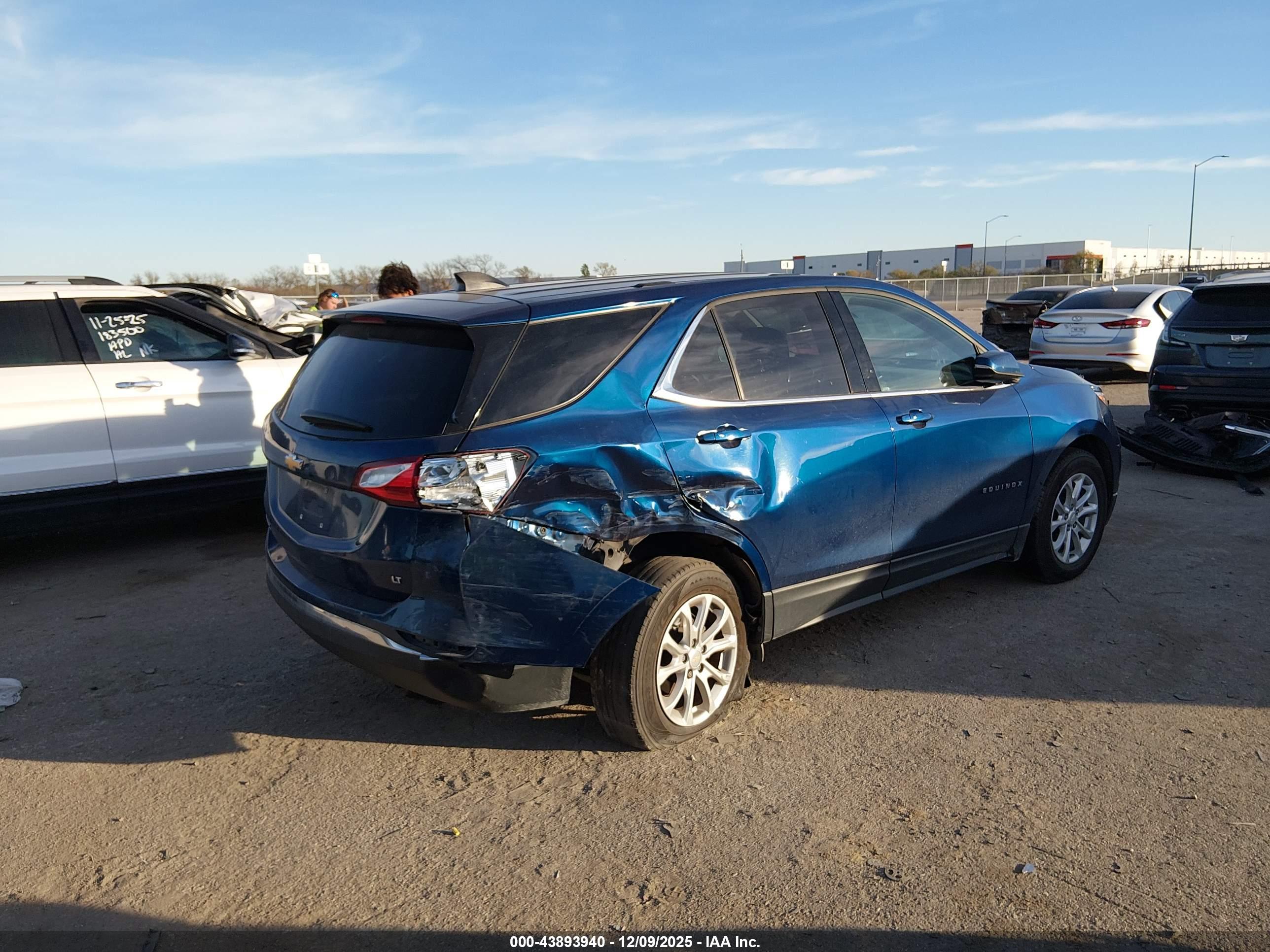 CHEVROLET EQUINOX image 4