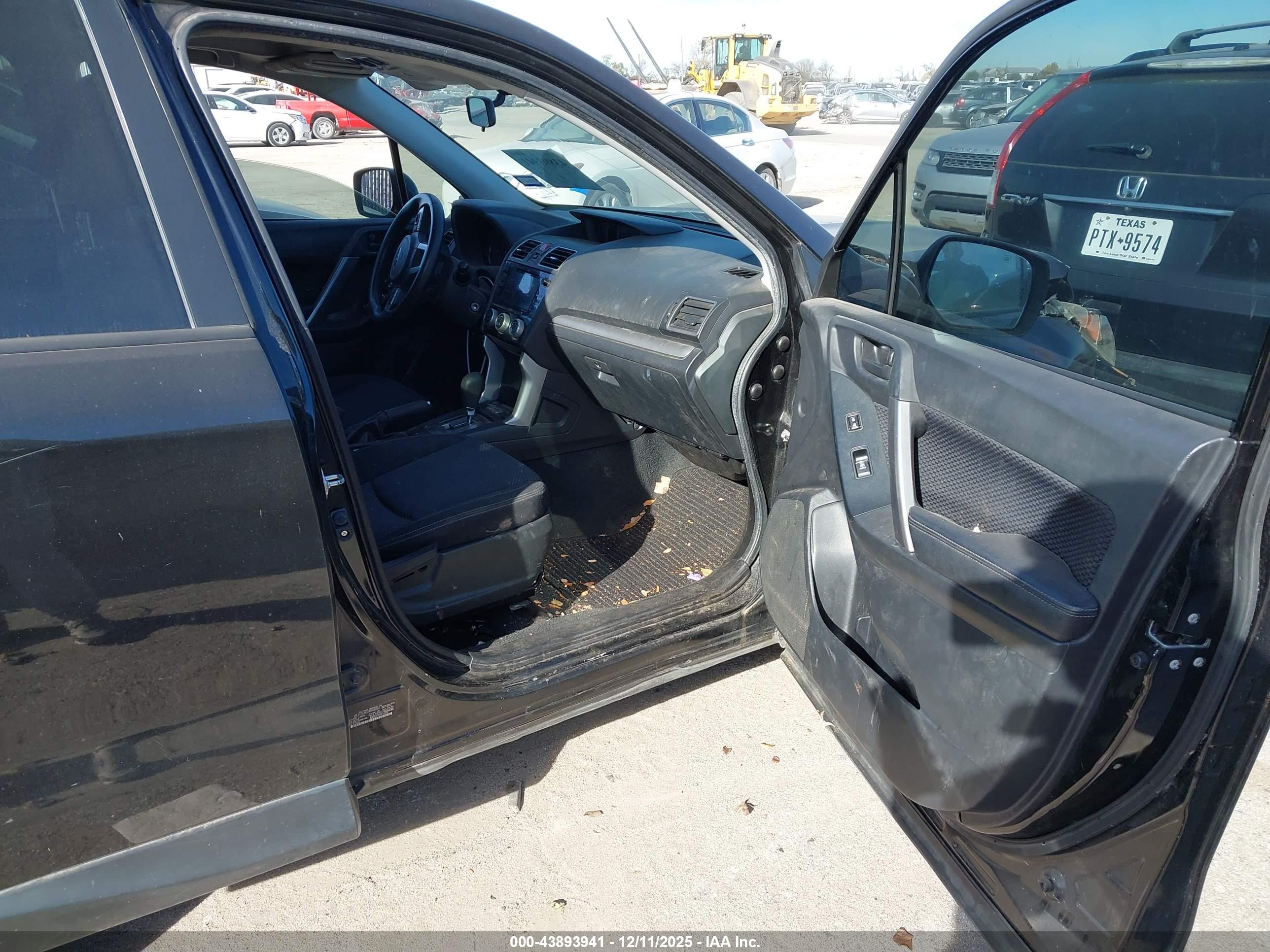 SUBARU FORESTER image 5
