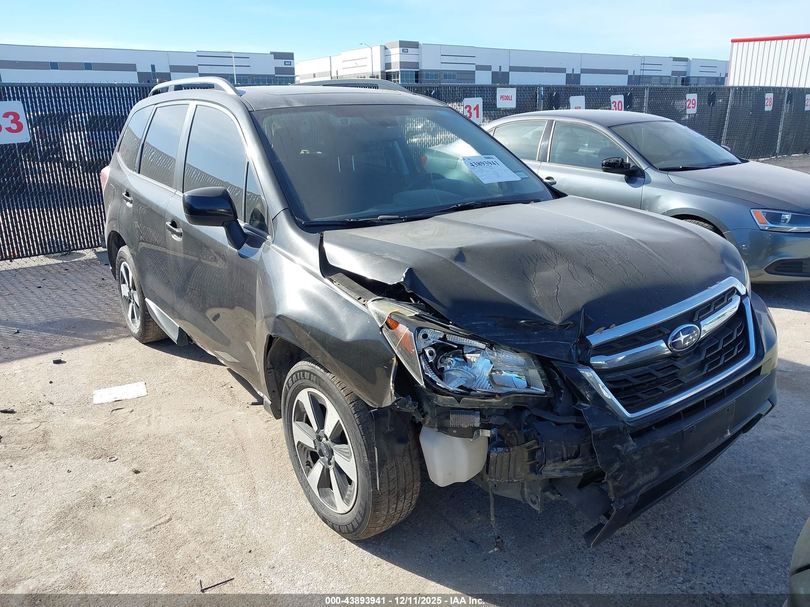 SUBARU FORESTER image 6