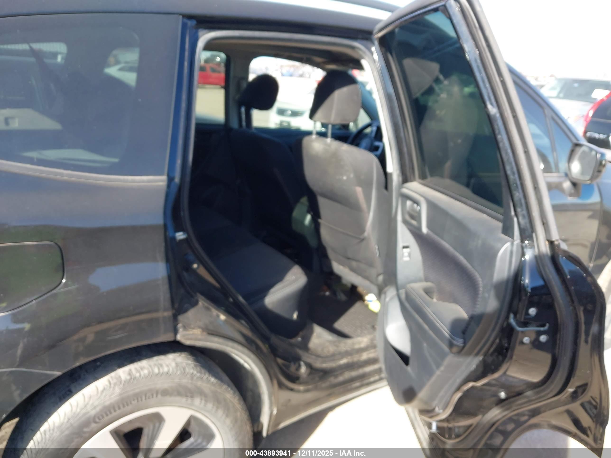 SUBARU FORESTER image 8