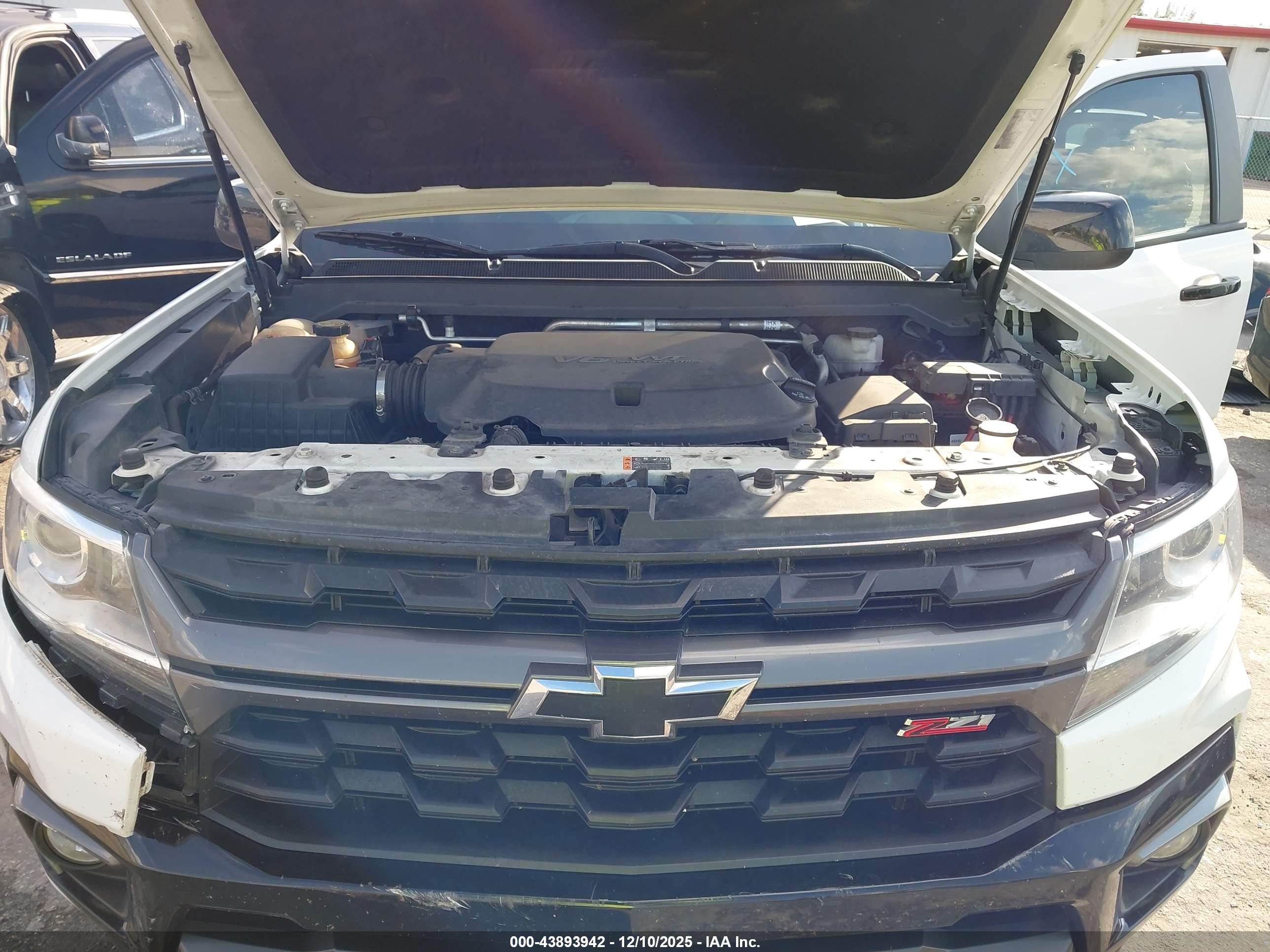 CHEVROLET COLORADO image 10