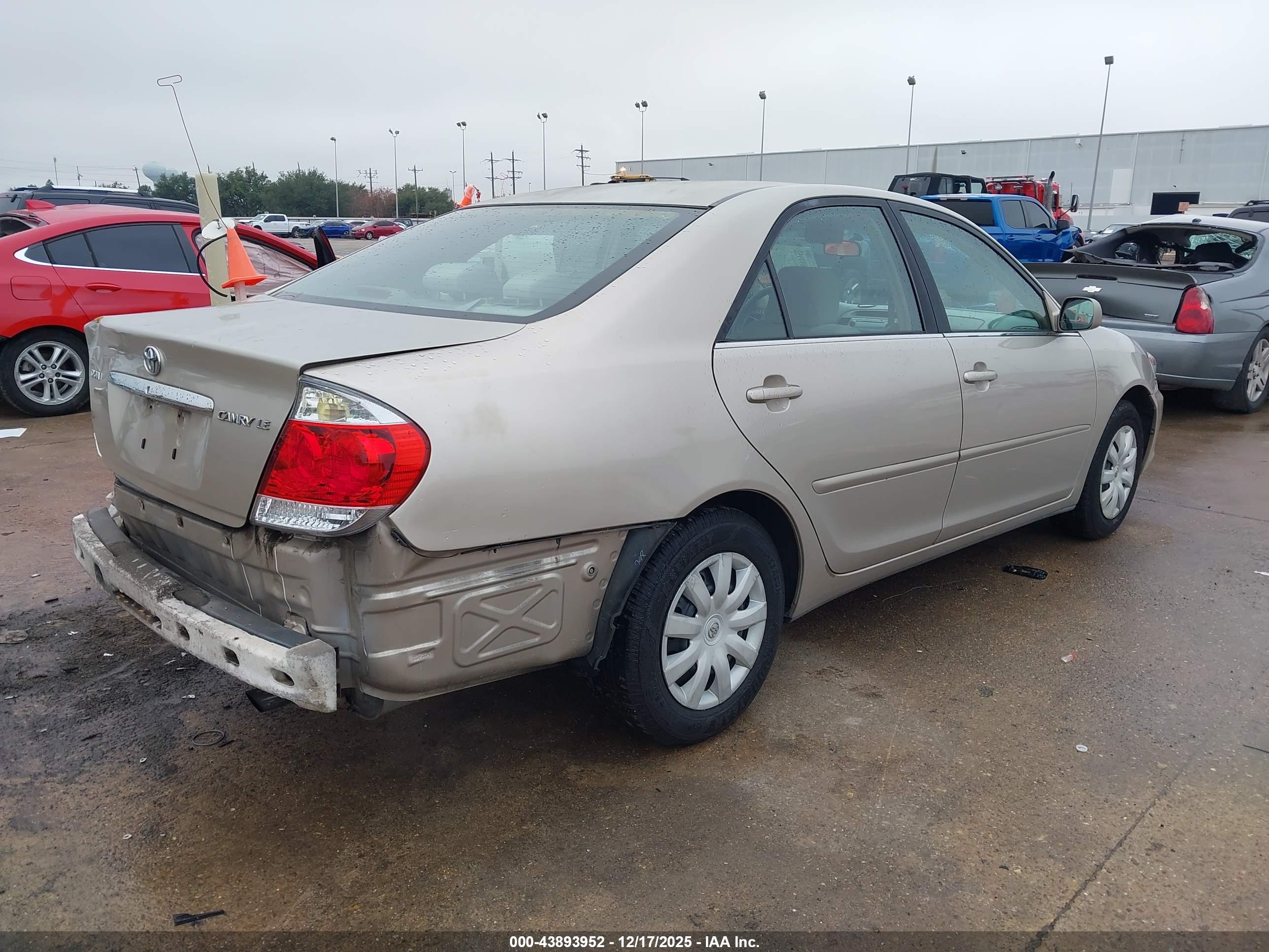 TOYOTA CAMRY image 4