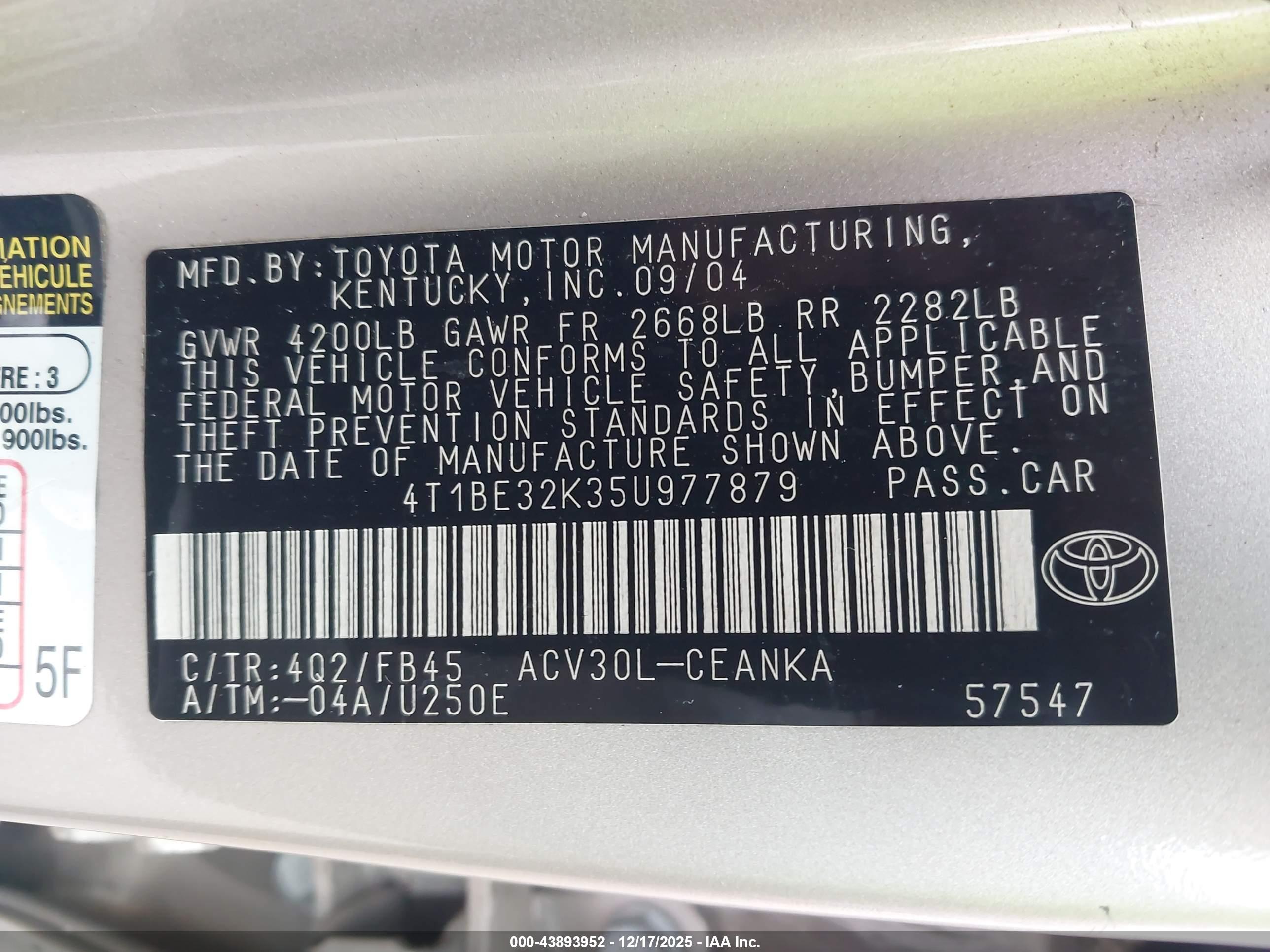 TOYOTA CAMRY image 9