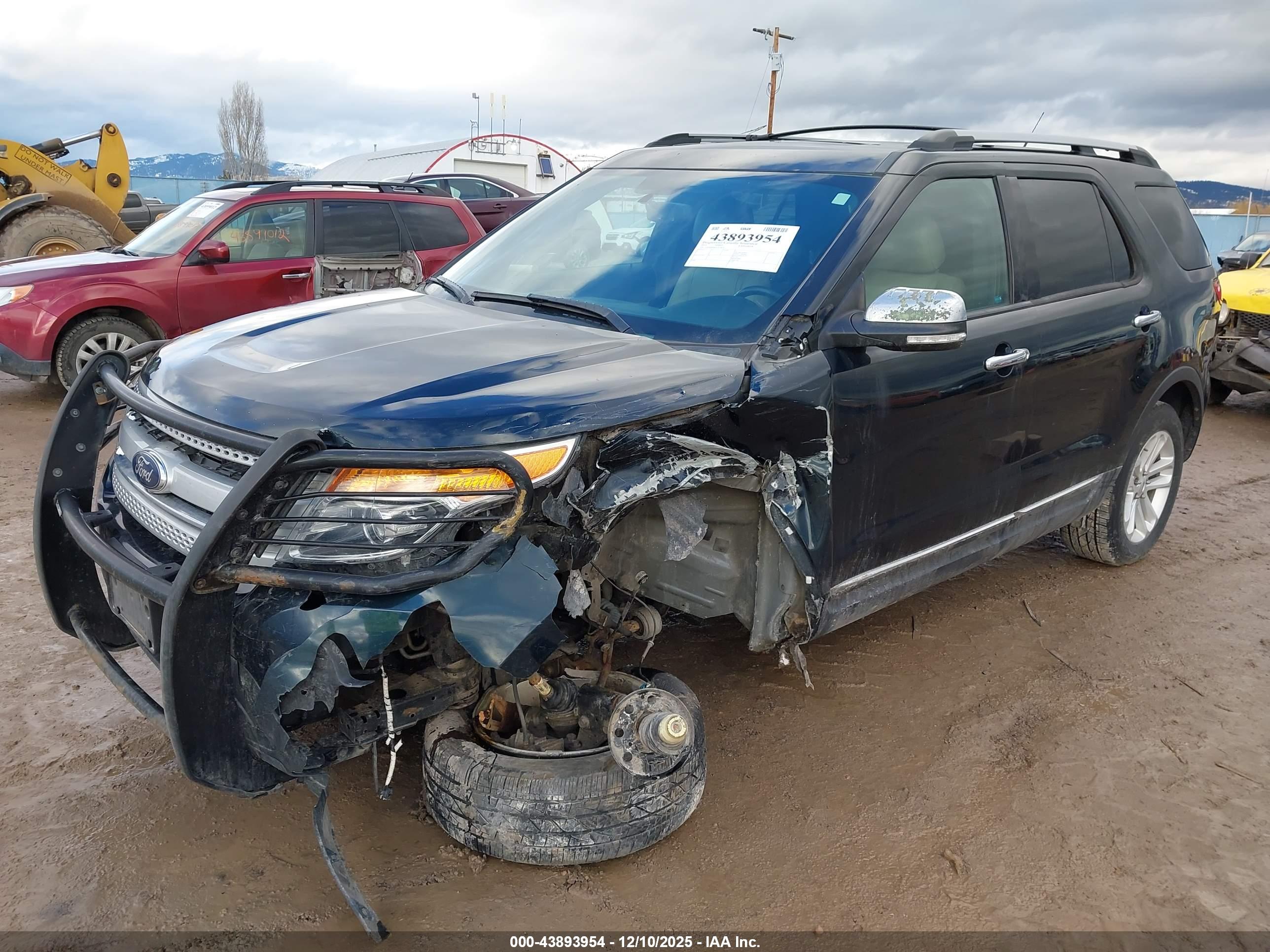 FORD EXPLORER image 2