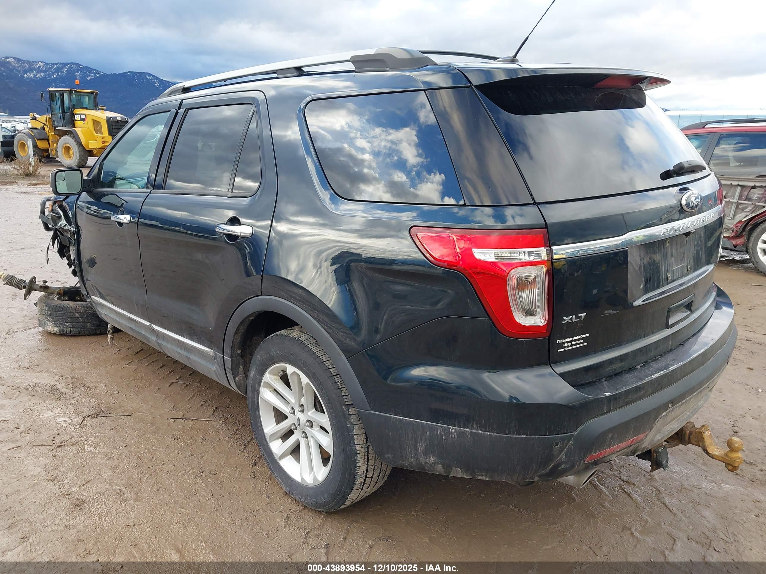 FORD EXPLORER image 3