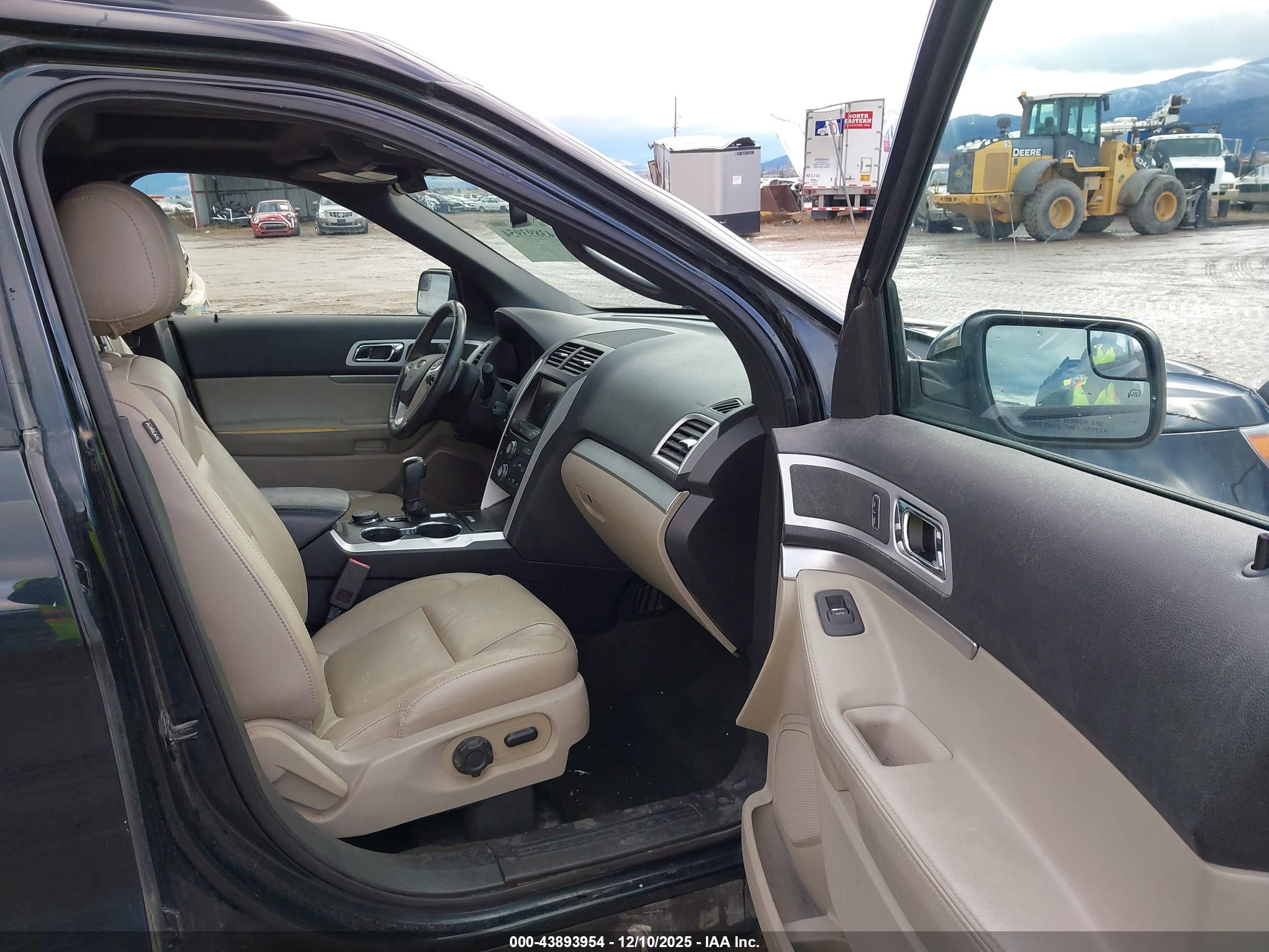FORD EXPLORER image 5