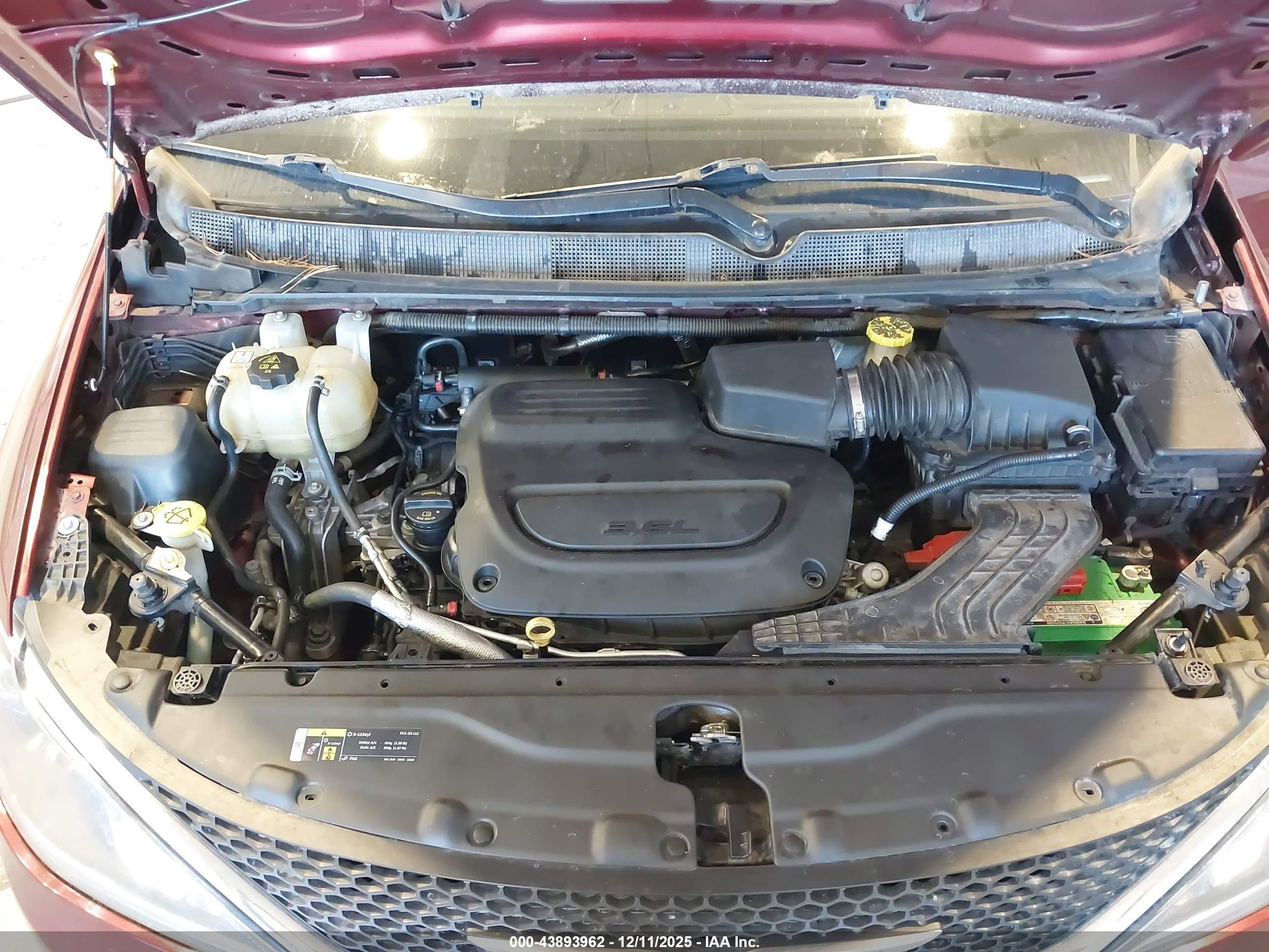 CHRYSLER PACIFICA image 10