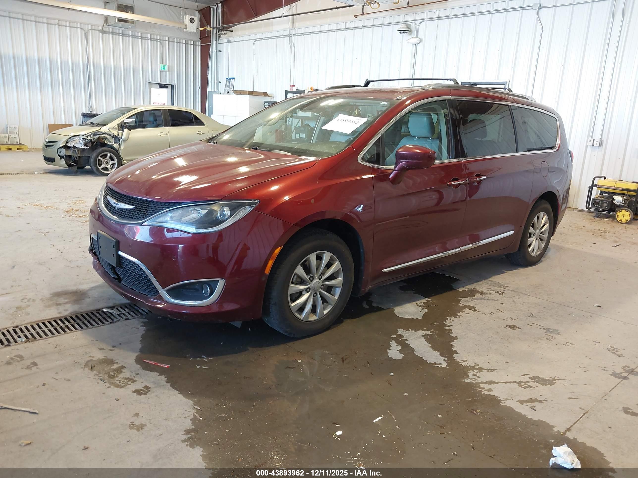 CHRYSLER PACIFICA image 2
