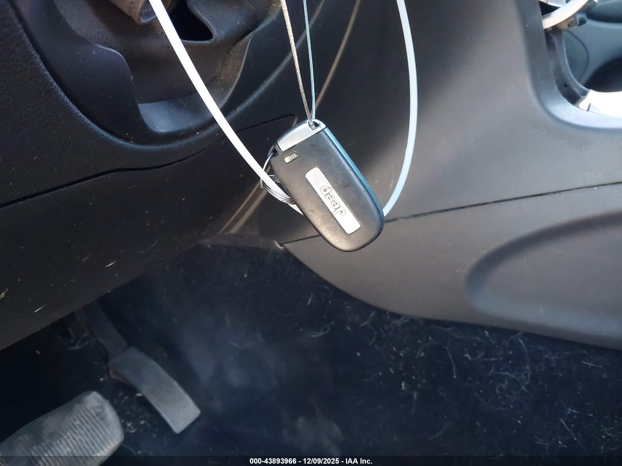 JEEP GRAND image 11