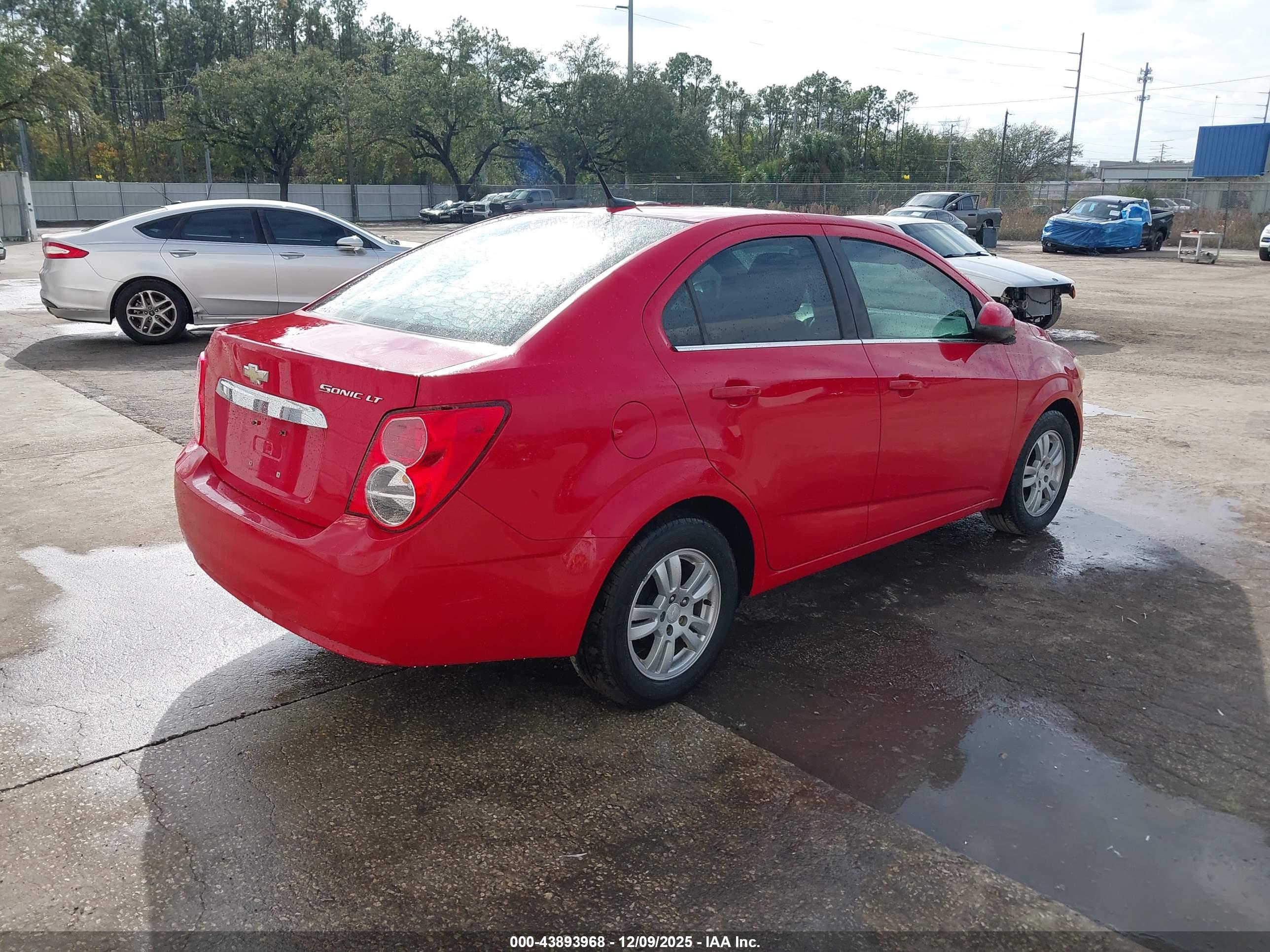CHEVROLET SONIC image 4
