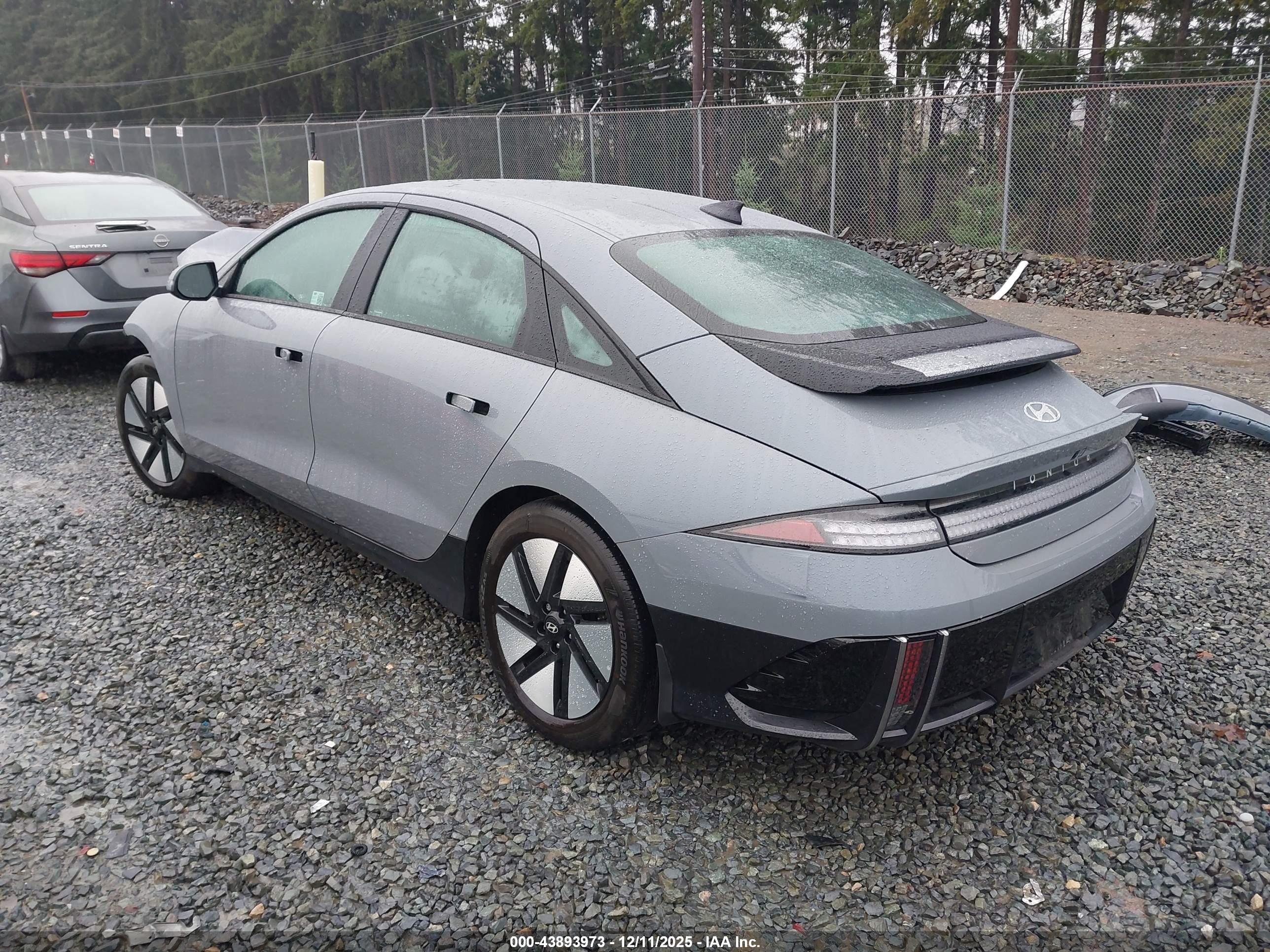 HYUNDAI IONIQ image 3