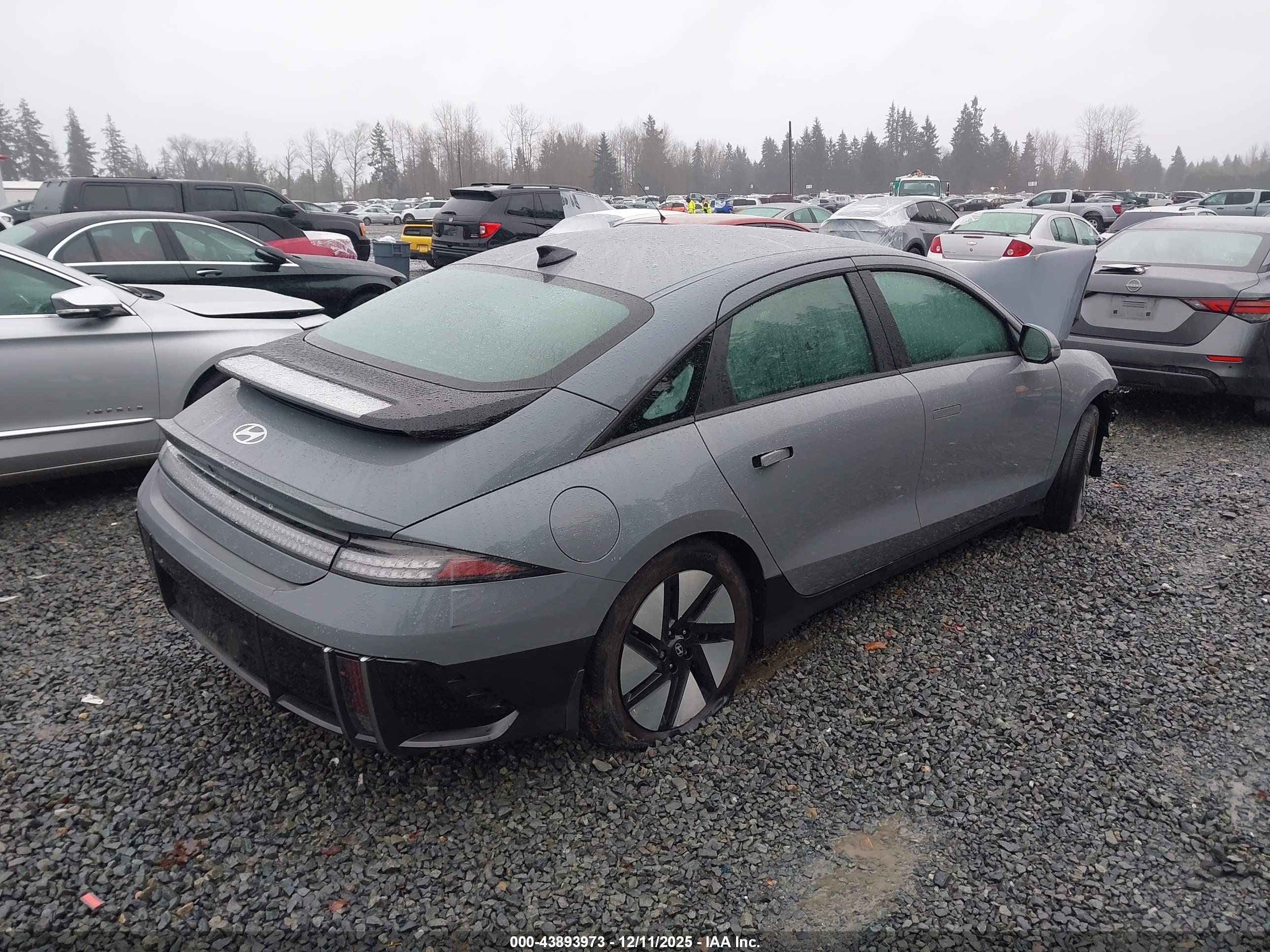 HYUNDAI IONIQ image 4