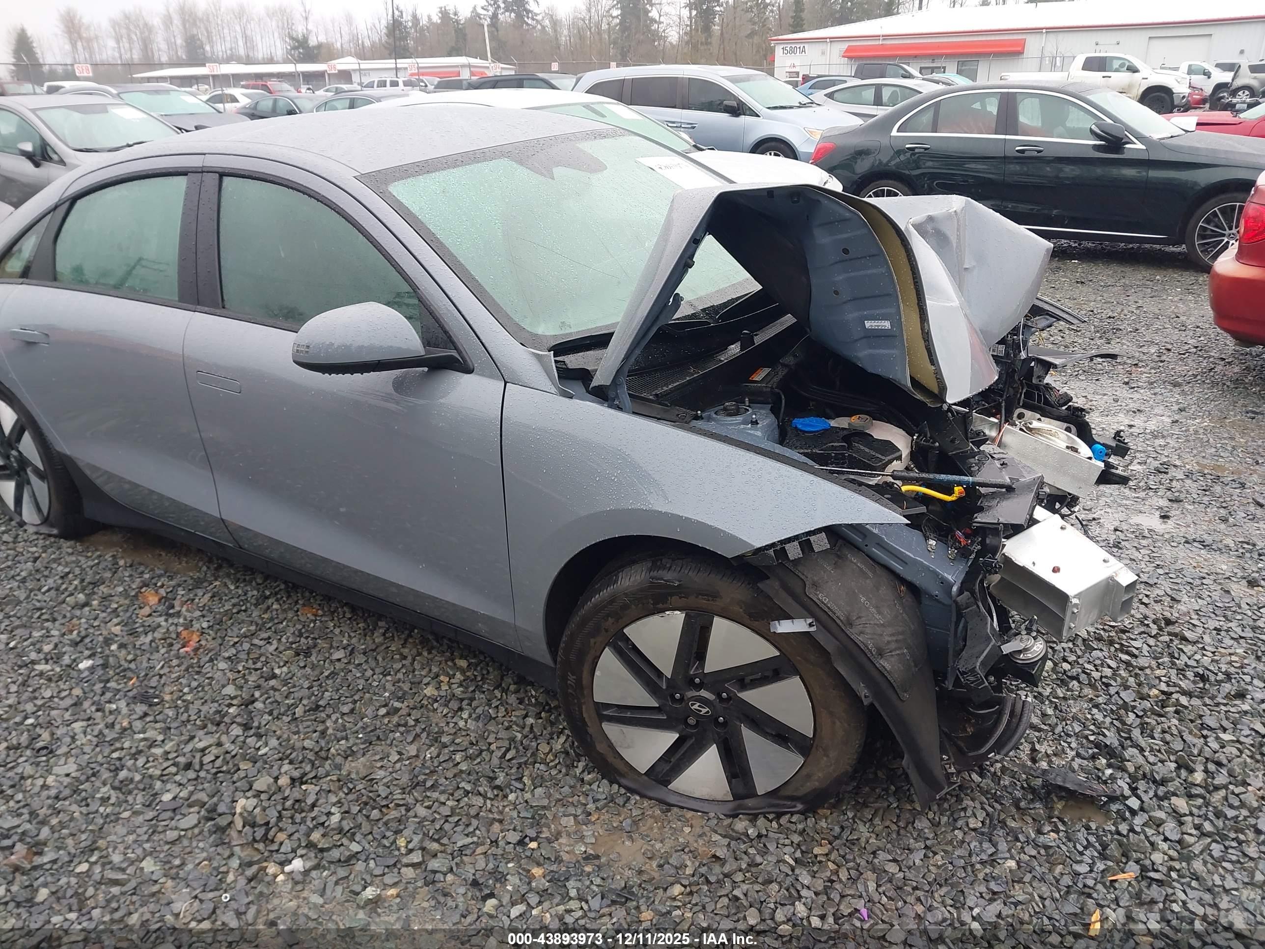HYUNDAI IONIQ image 6