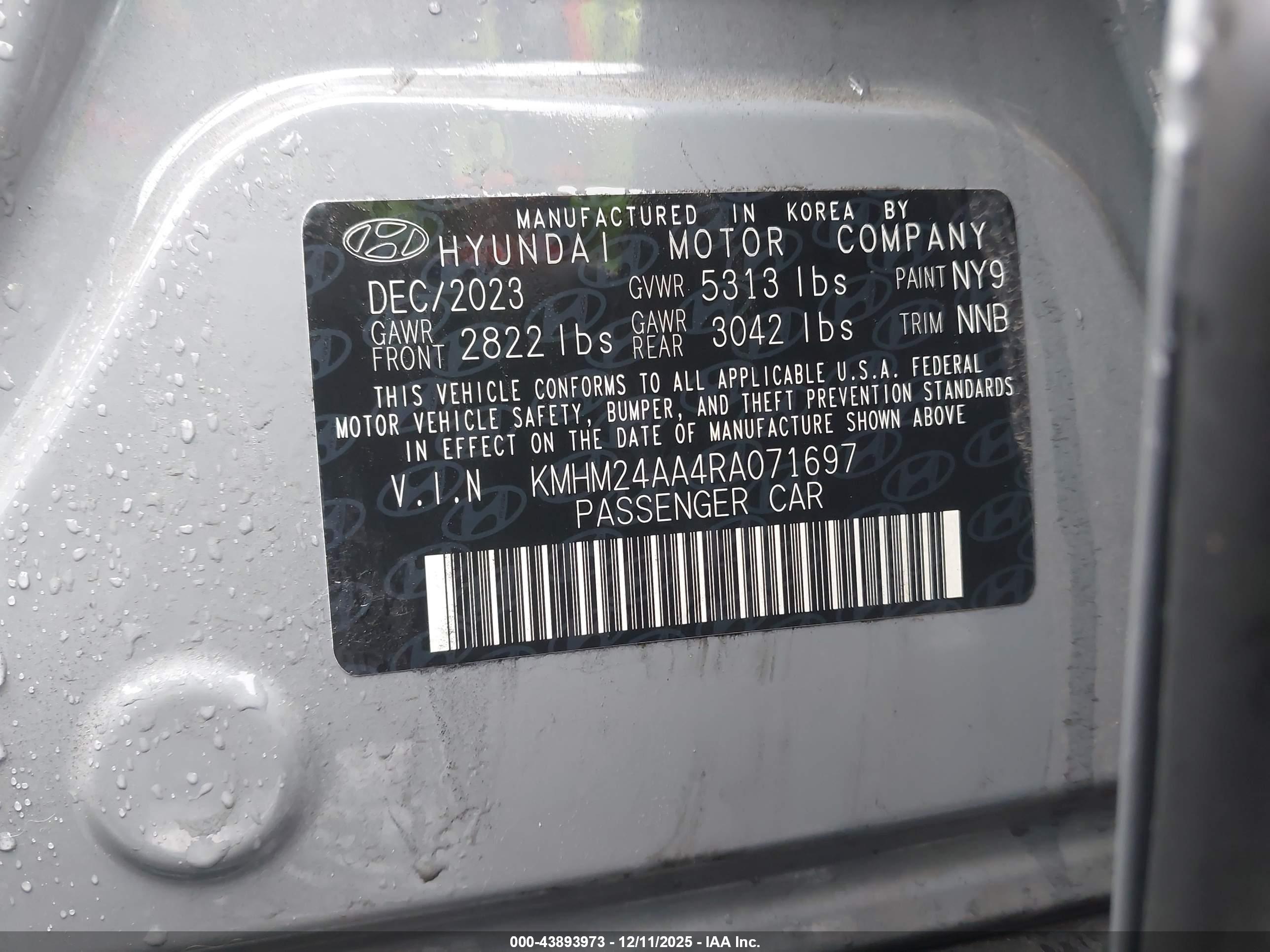 HYUNDAI IONIQ image 9