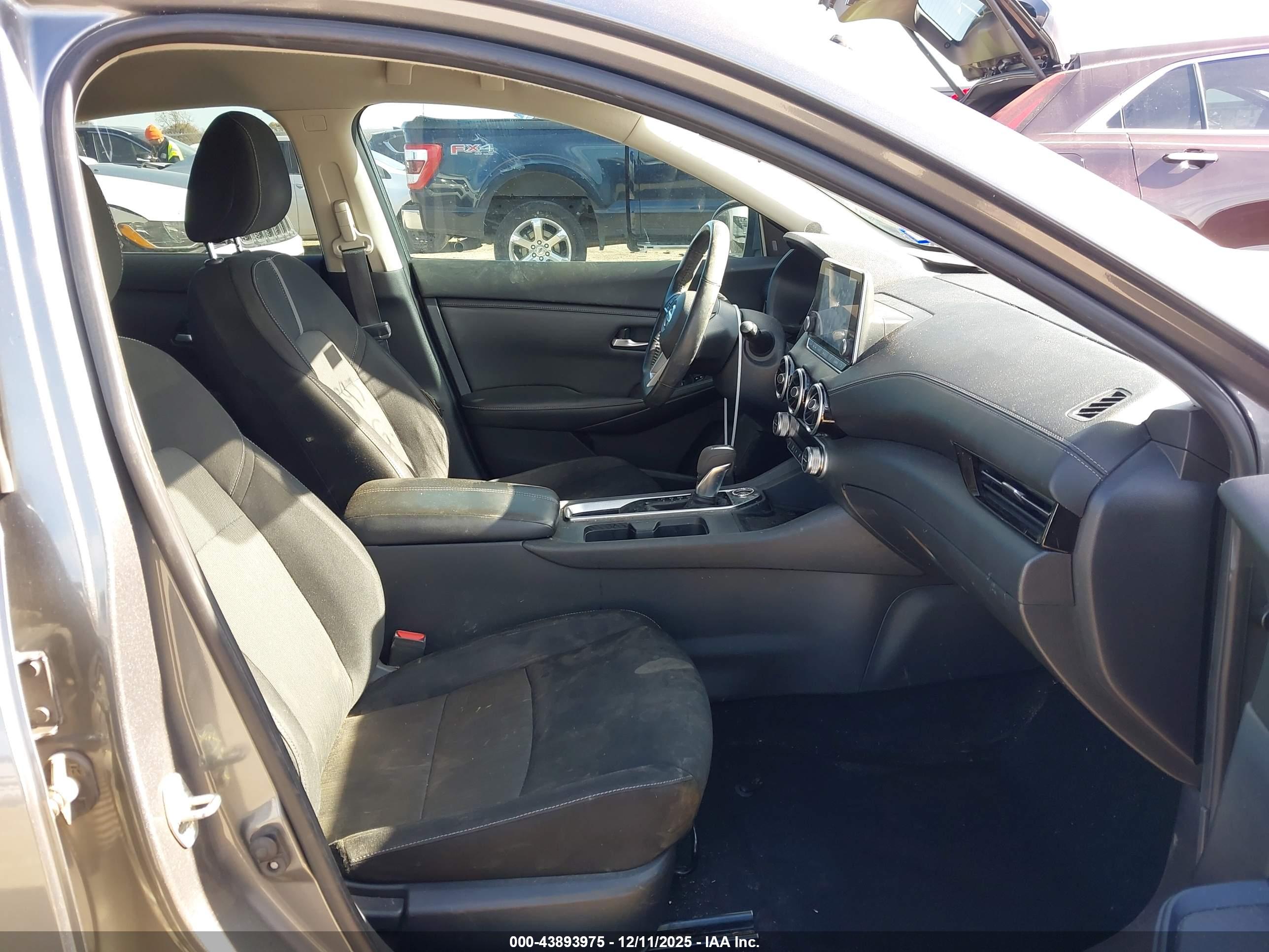 NISSAN SENTRA image 5