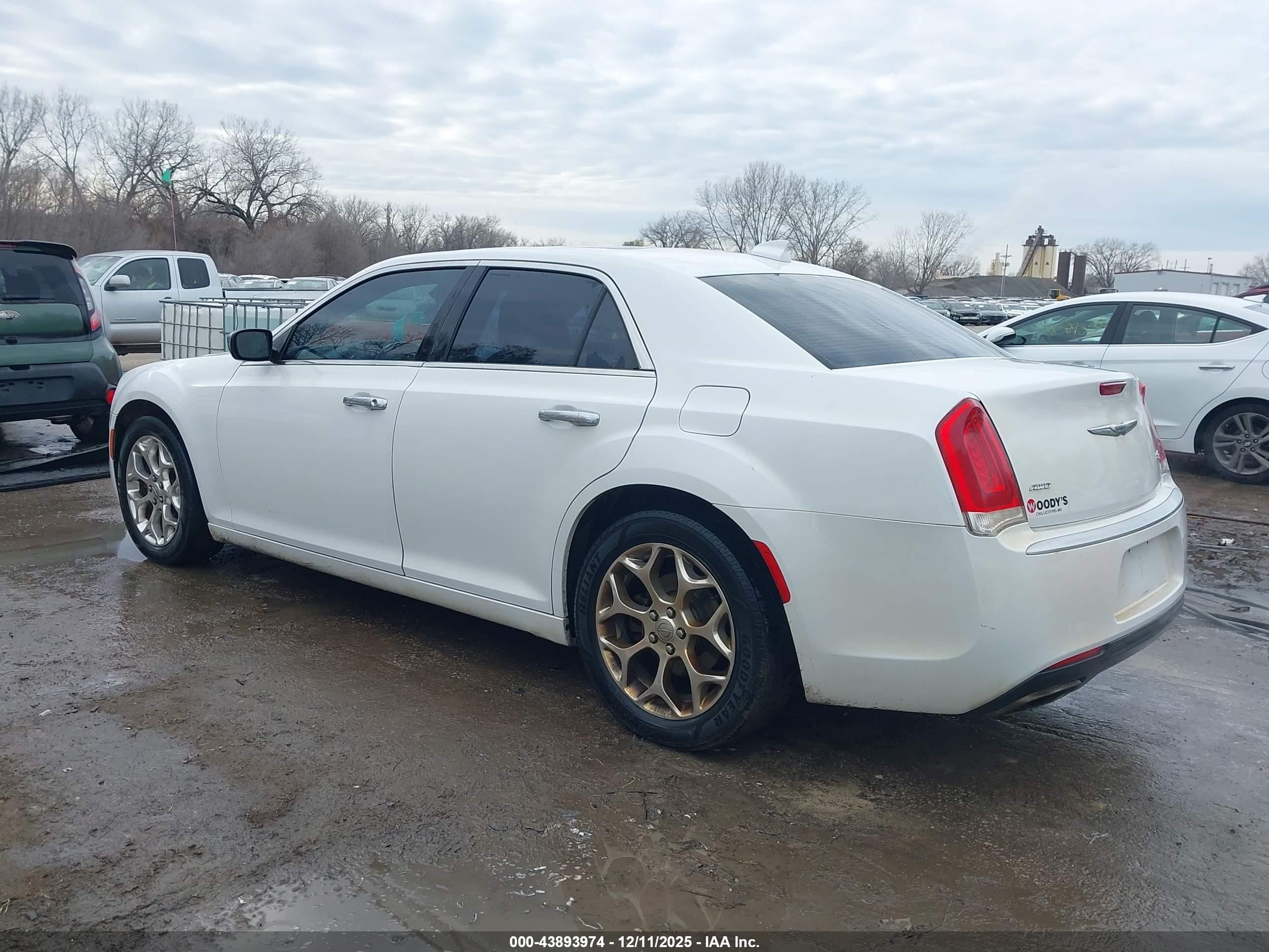CHRYSLER 300C image 3