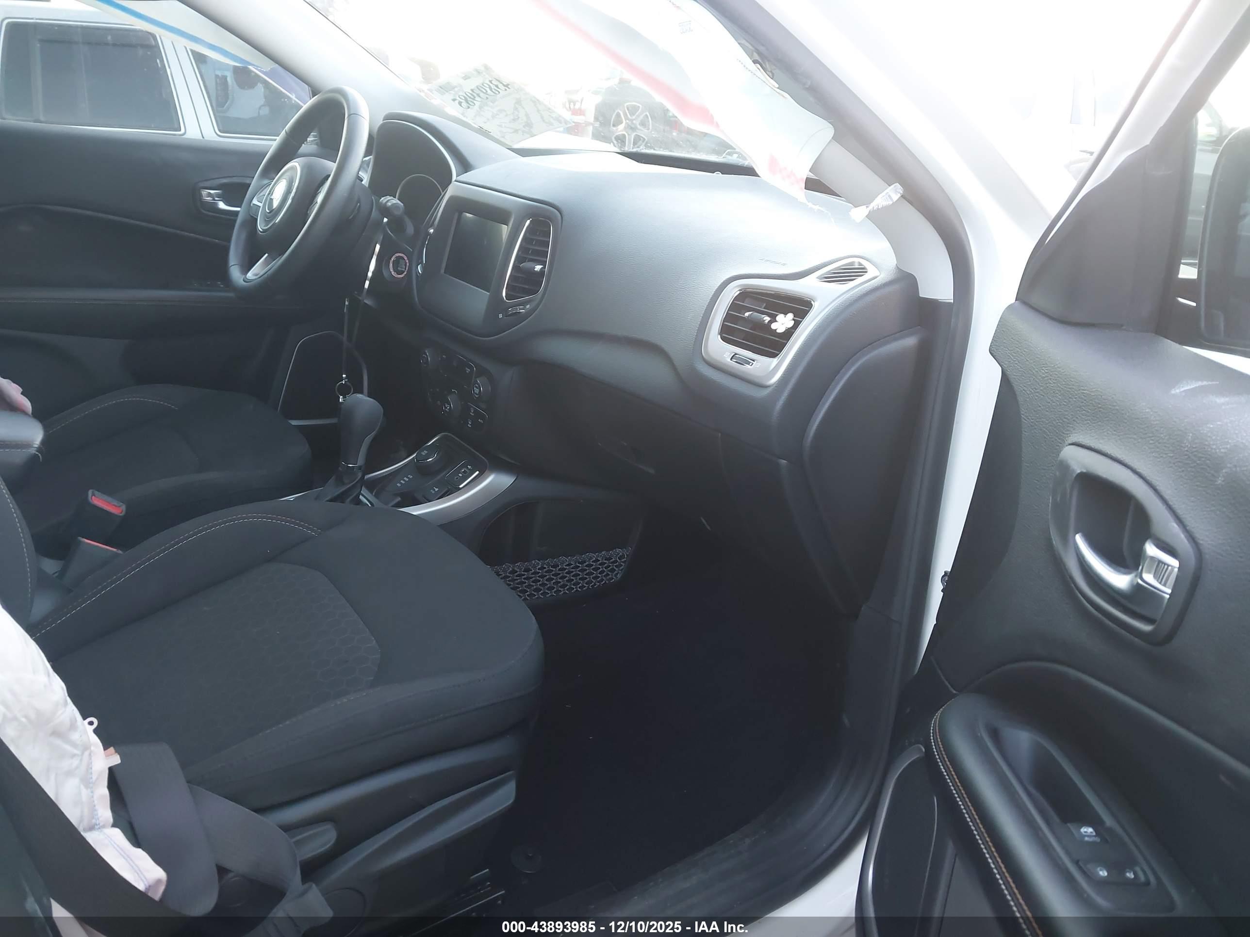 JEEP COMPASS image 5