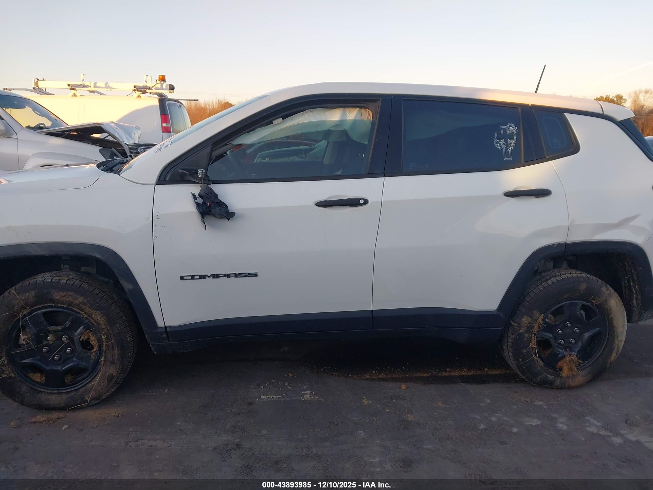 JEEP COMPASS image 6