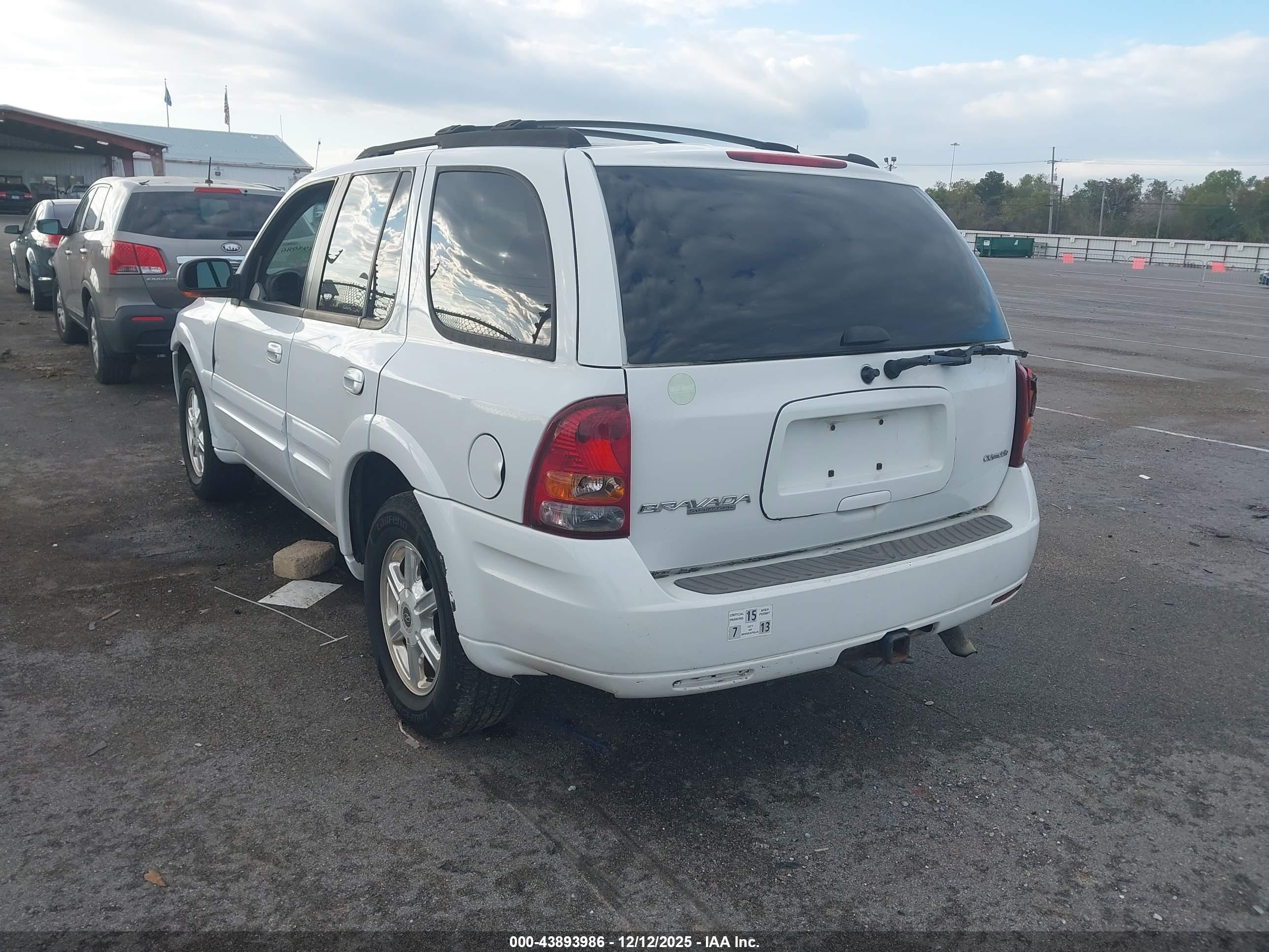 OLDSMOBILE BRAVADA image 3