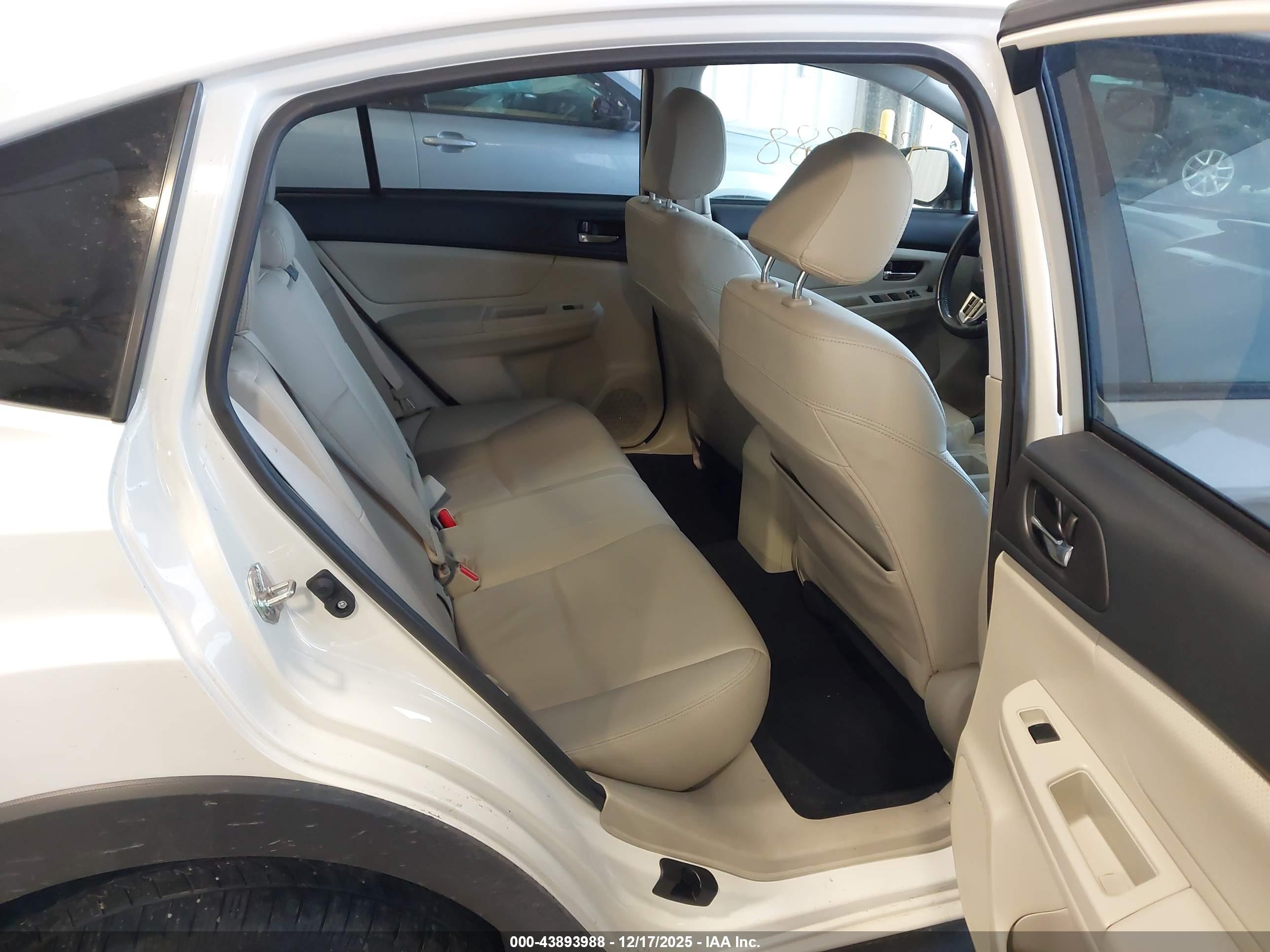 SUBARU XV image 8