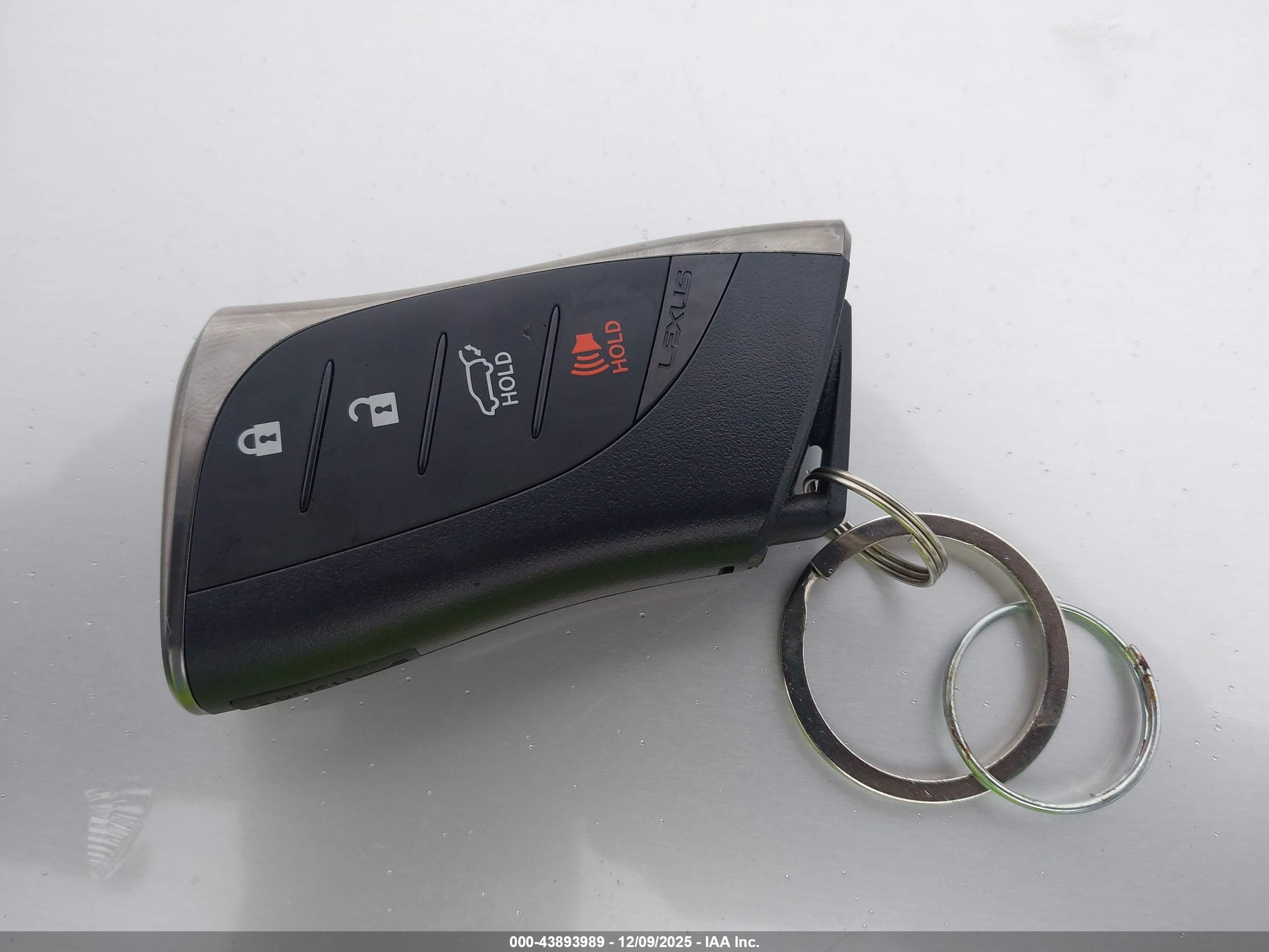 LEXUS TX image 11
