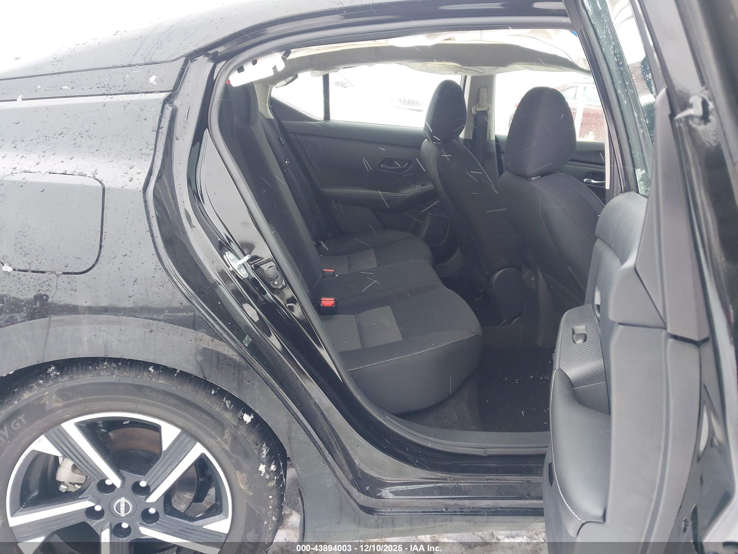 NISSAN SENTRA image 8