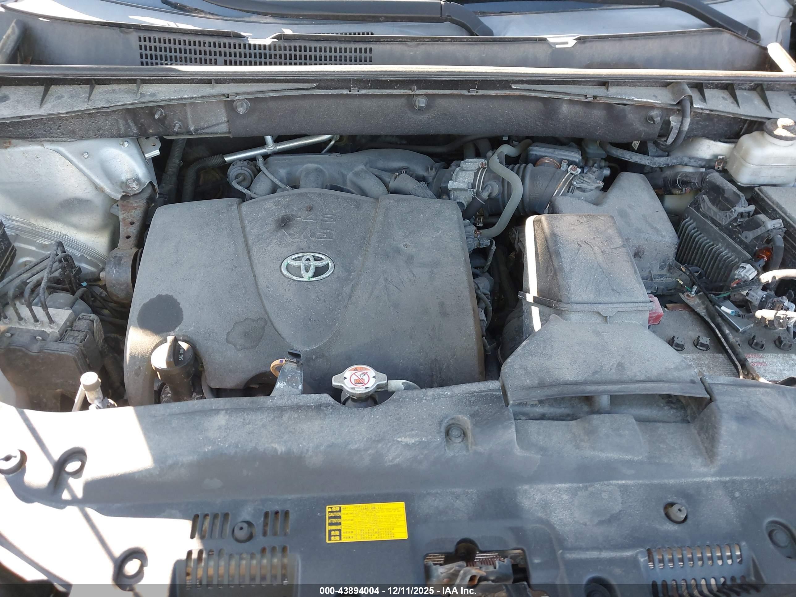 TOYOTA HIGHLANDER image 10