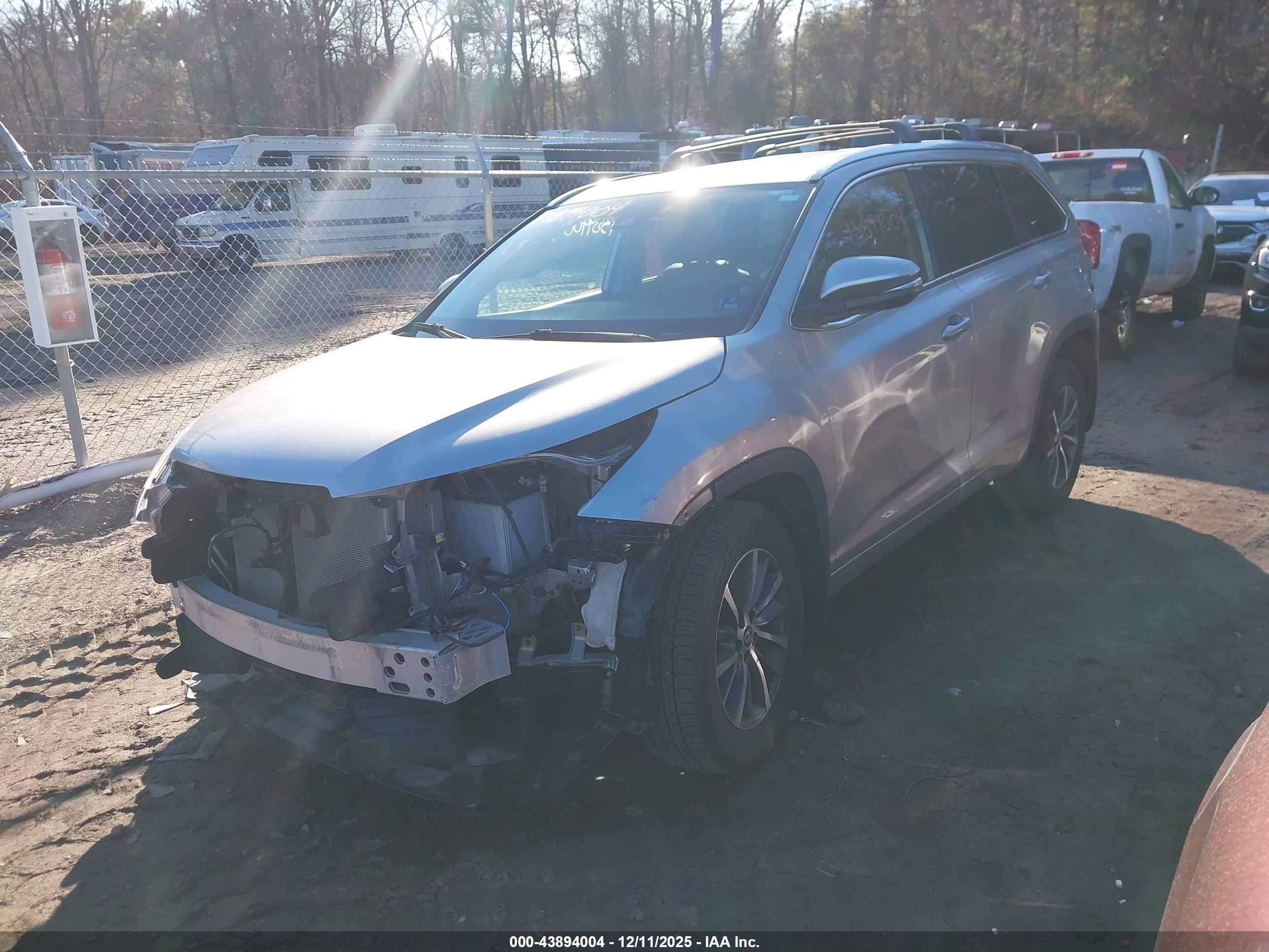 TOYOTA HIGHLANDER image 2